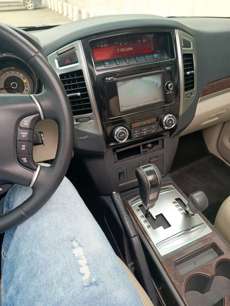 PAJERO GLS 2019 BEIGE METALISEE_7