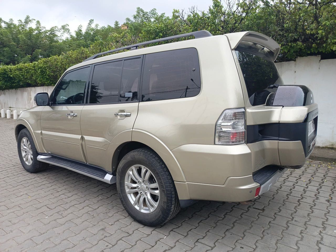 PAJERO GLS 2019 BEIGE METALISEE_1