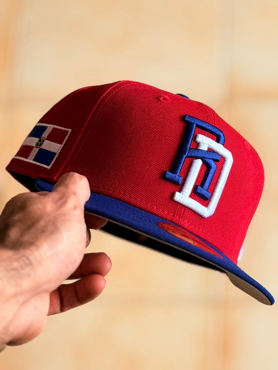 New Era 59 Fifty -   DR World Baseball 2026 Flag Red Two Tone Edition _0