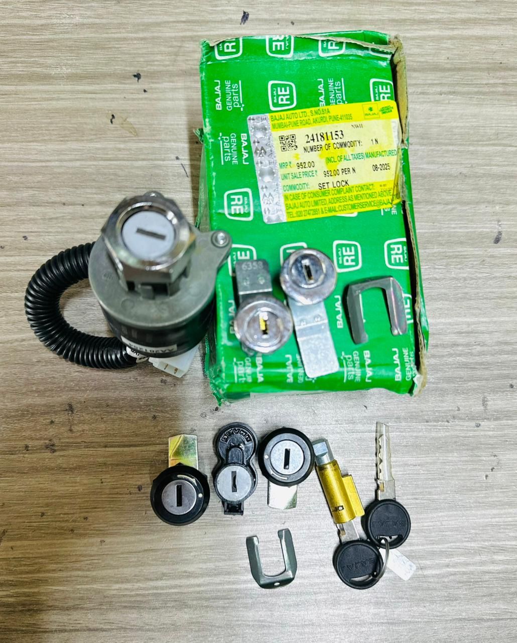 Lock set complete. 24191153_0