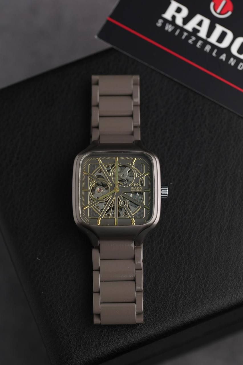 רד,ו מנגנון אוטומטי - איכות גבוהה |  סמל סטטוס בעולם היוקרה   _0