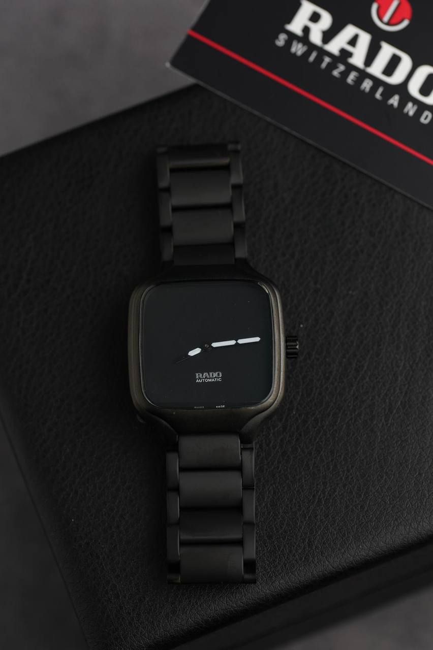 רד,ו מנגנון אוטומטי - איכות גבוהה |  סמל סטטוס בעולם היוקרה   _3