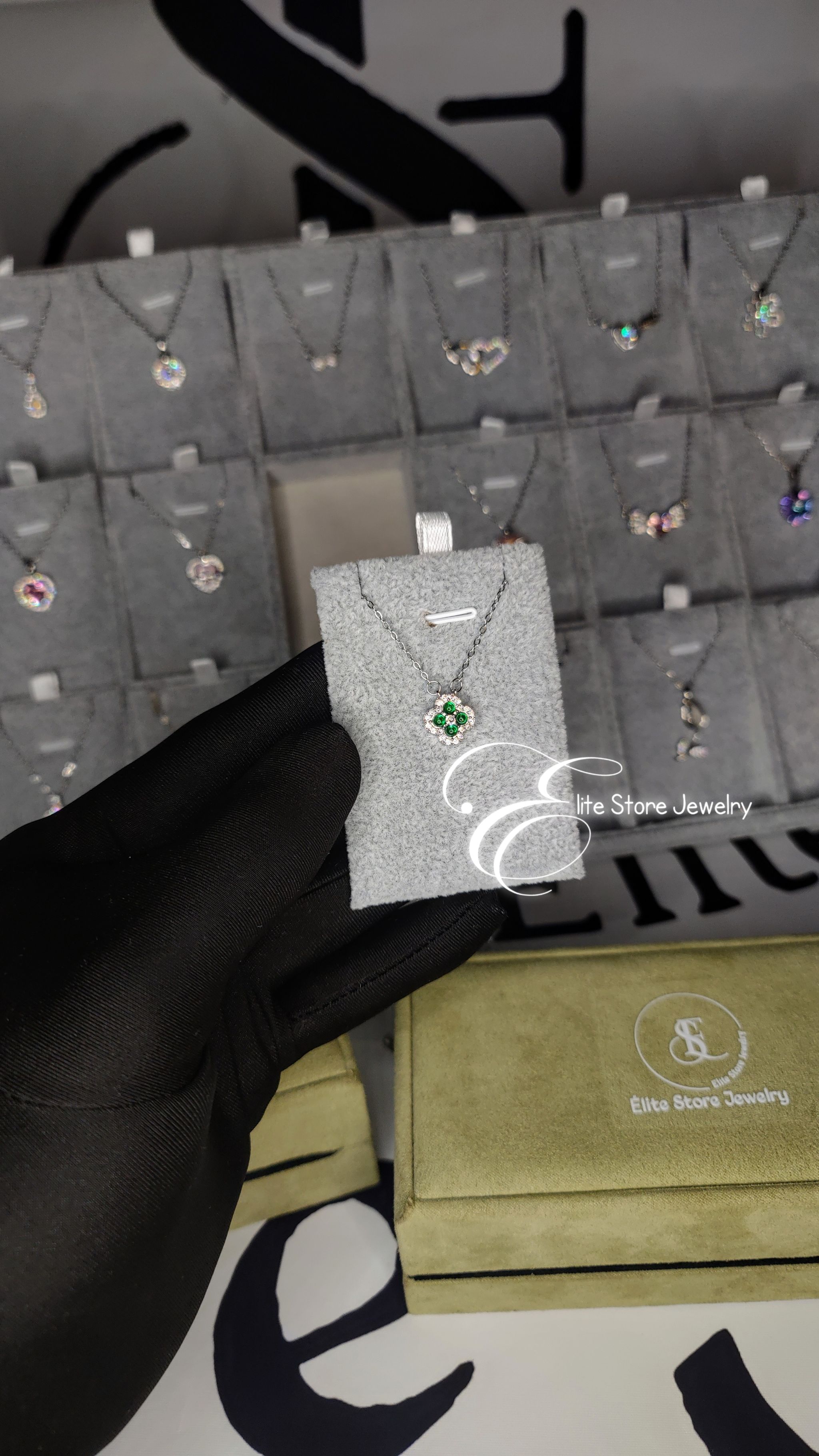 Collier Trèfle en argent pierre vert_0