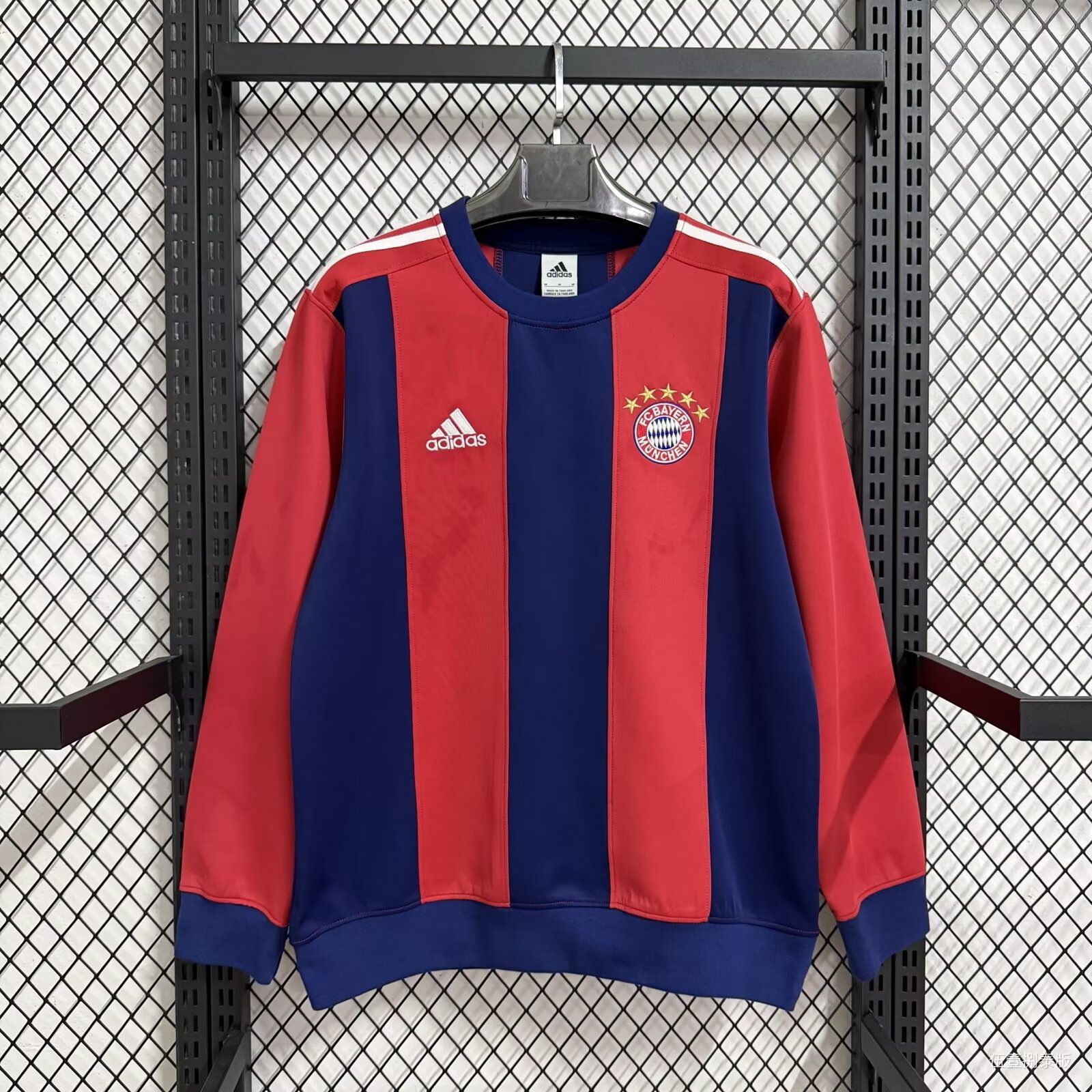 F.C Bayern Munich Adidas HEATRDY Casual Sweater_3
