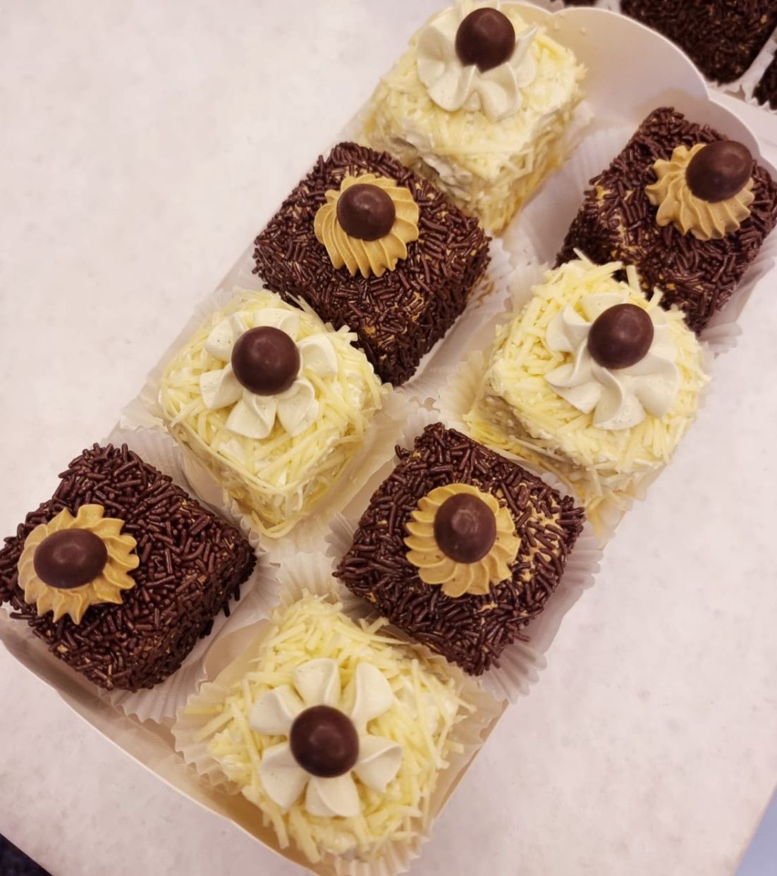 ᴍɪɴɪᴄᴀᴋᴇs 𝟷𝟼 ᴘᴄs & 𝟾 ᴘᴄs 🍰_16