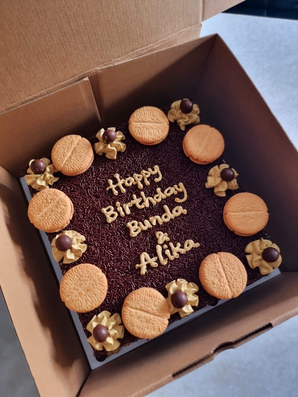 ʙɪsᴄʜᴏᴄᴏ ᴄᴀᴋᴇs 🎂_0