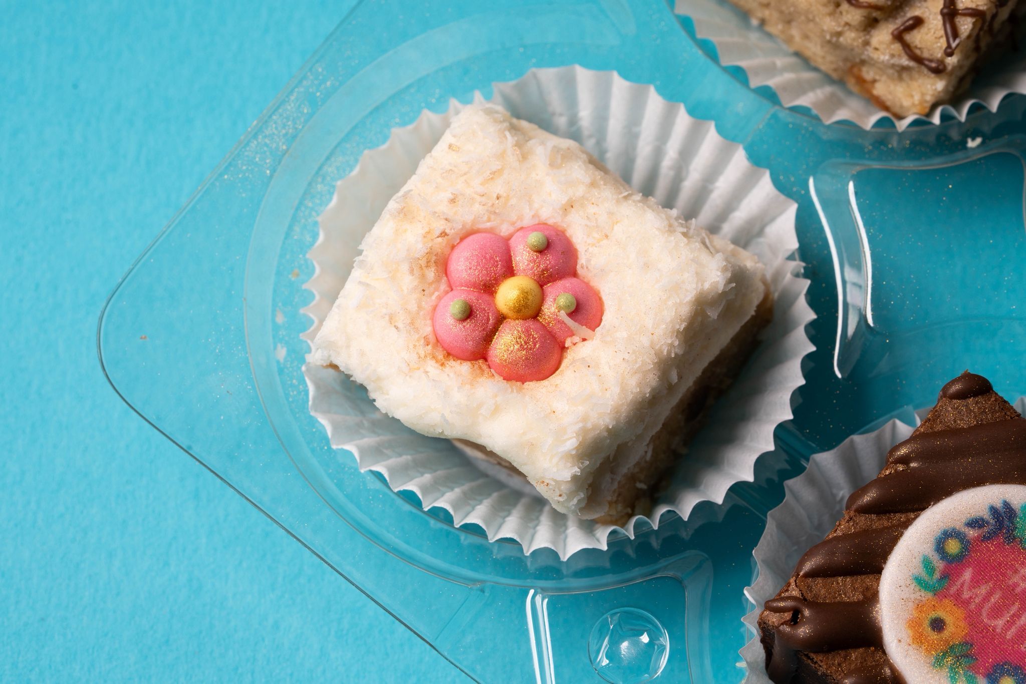 Mothers Day Variety Mini Four Pack - Biscoff/Lemon & Coconut/Kinder Brownie/Carmelita_4