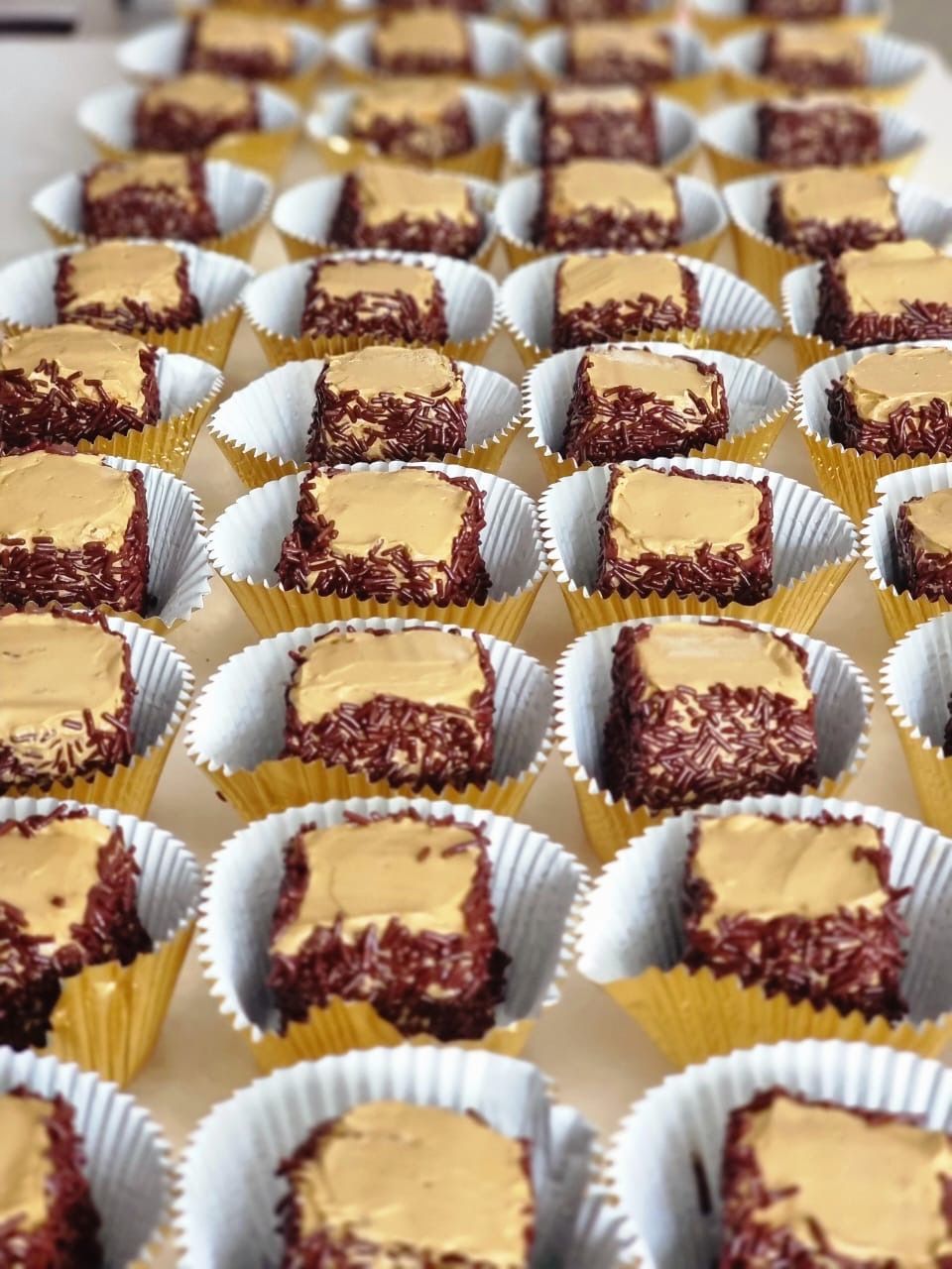 ʜᴀᴍᴘᴇʀs ᴍɪɴɪᴄᴀᴋᴇs ғᴏʀ ᴀɴɴɪᴠᴇʀsᴀʀʏ ᴇᴠᴇɴᴛs🍰 _1