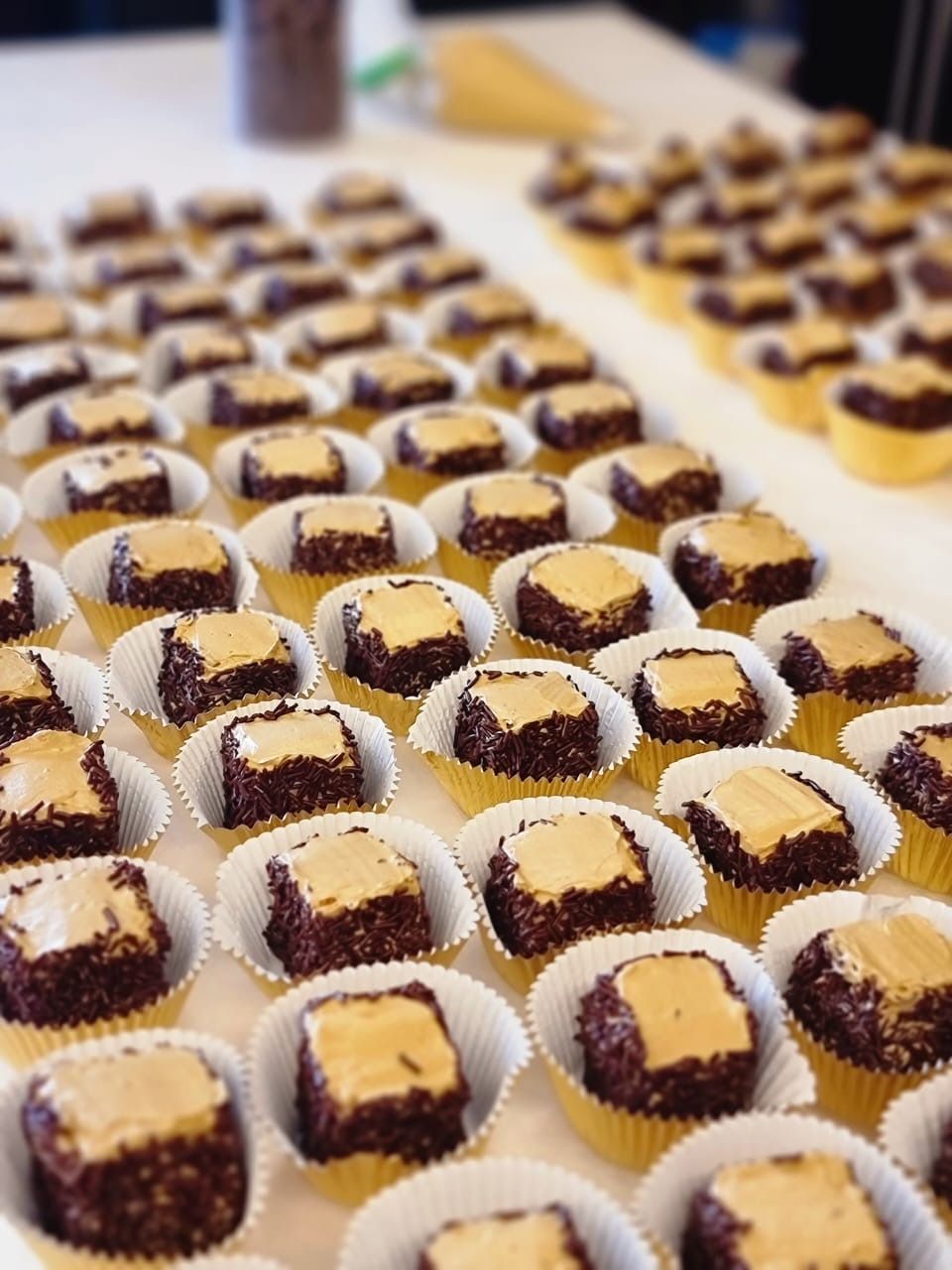 ʜᴀᴍᴘᴇʀs ᴍɪɴɪᴄᴀᴋᴇs ғᴏʀ ᴀɴɴɪᴠᴇʀsᴀʀʏ ᴇᴠᴇɴᴛs🍰 _4