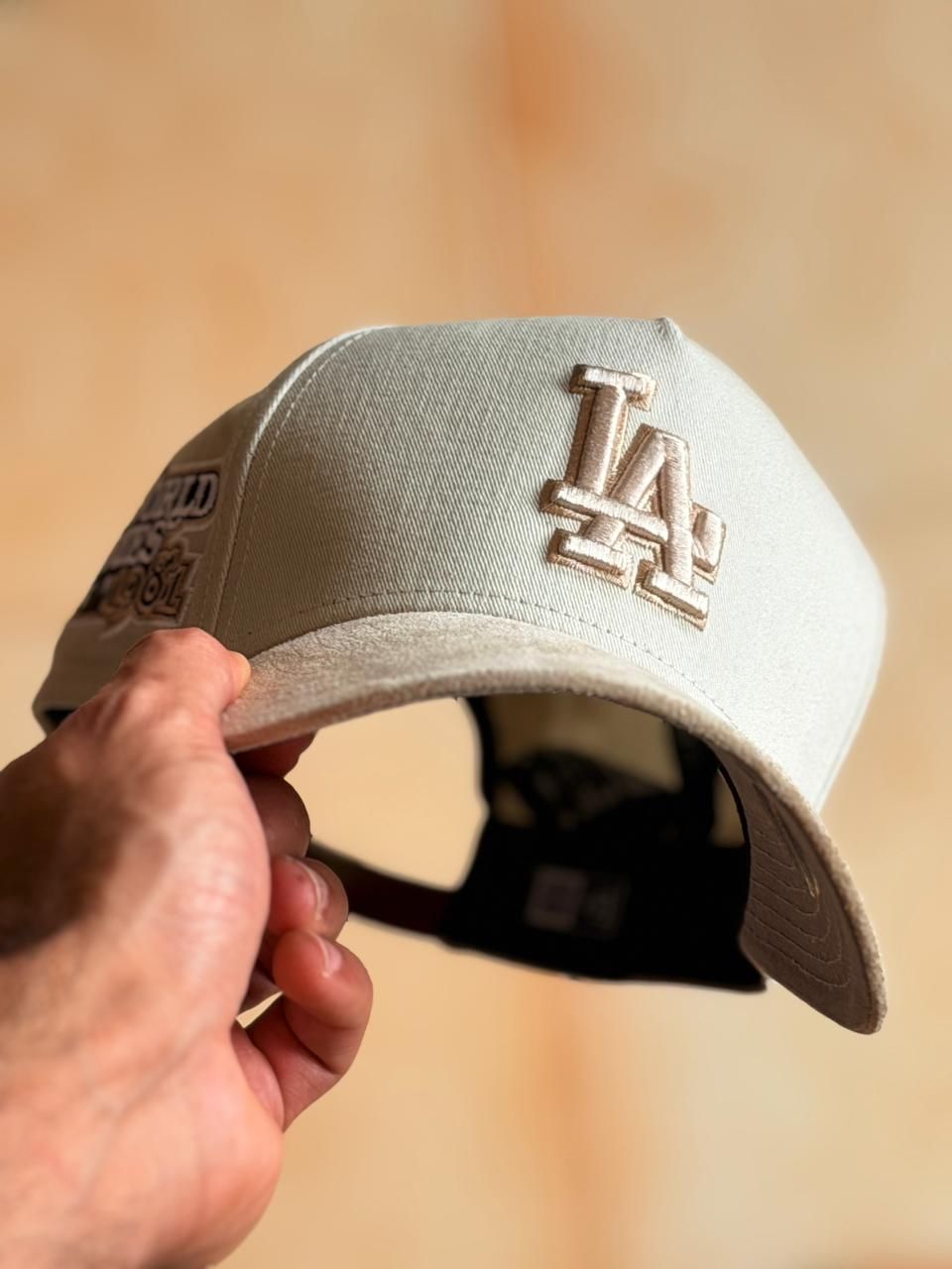 New Era 9Forty - La Dodgers 'Cream Suede'  Strapback Stone/Oatmilk _0