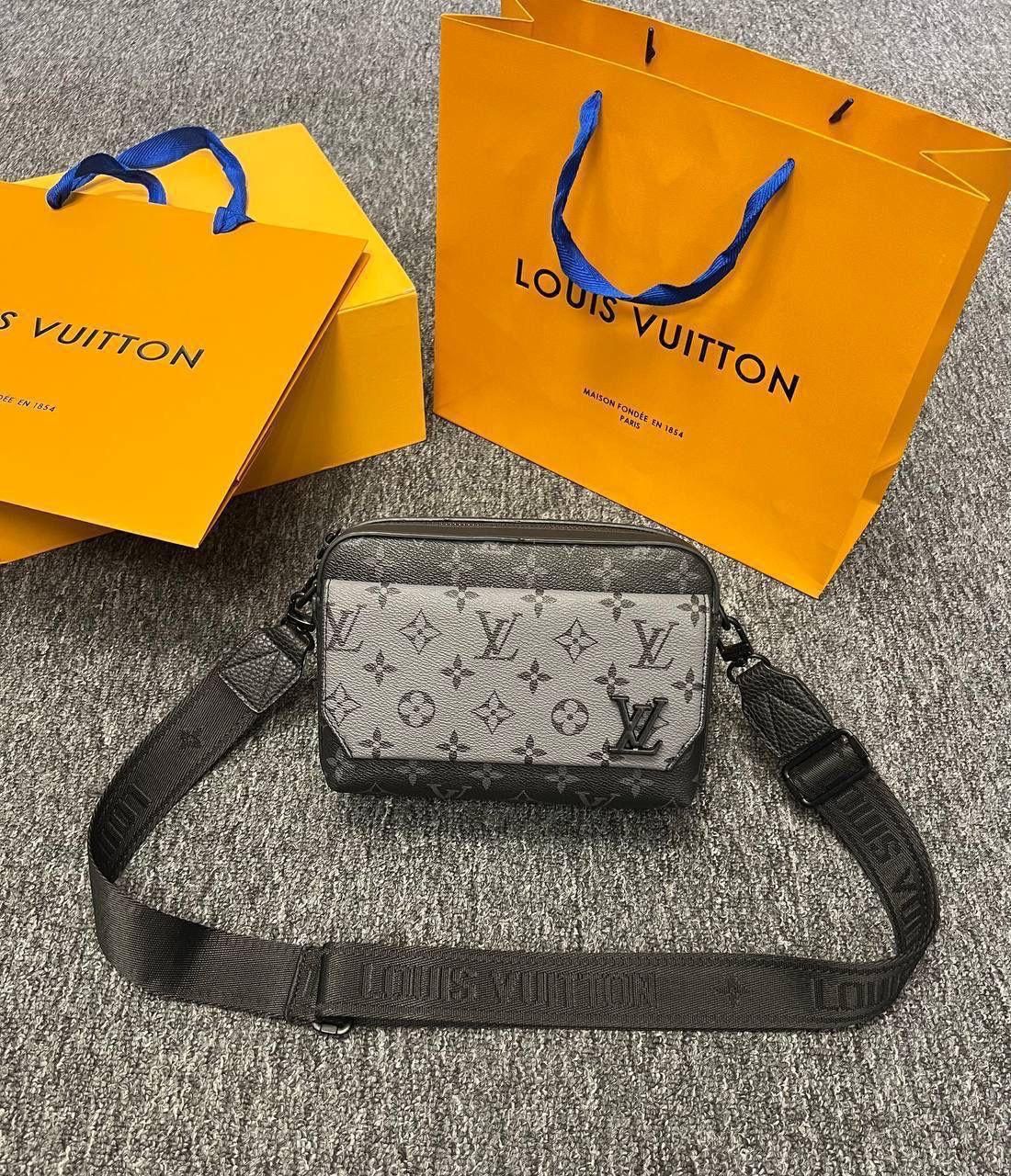 תיק פאוץ׳ לגבר – עיצוב ספורטיבי עם רצועת כתף מתכווננת _0