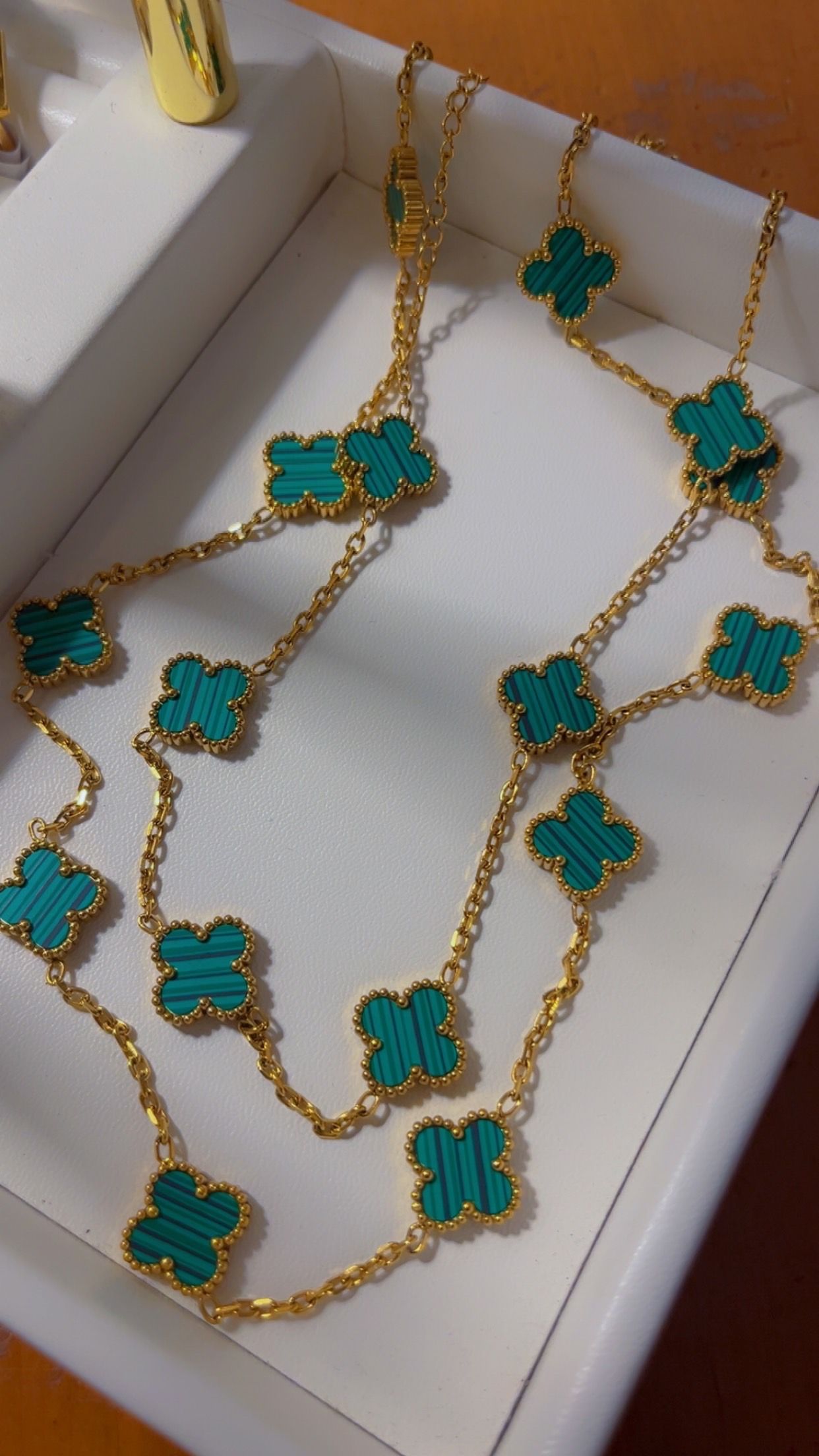 Green & Gold Clover Necklace  _1
