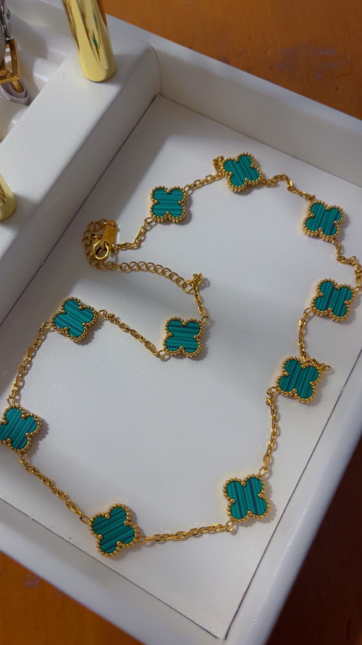 Green & Gold Clover Necklace  _0