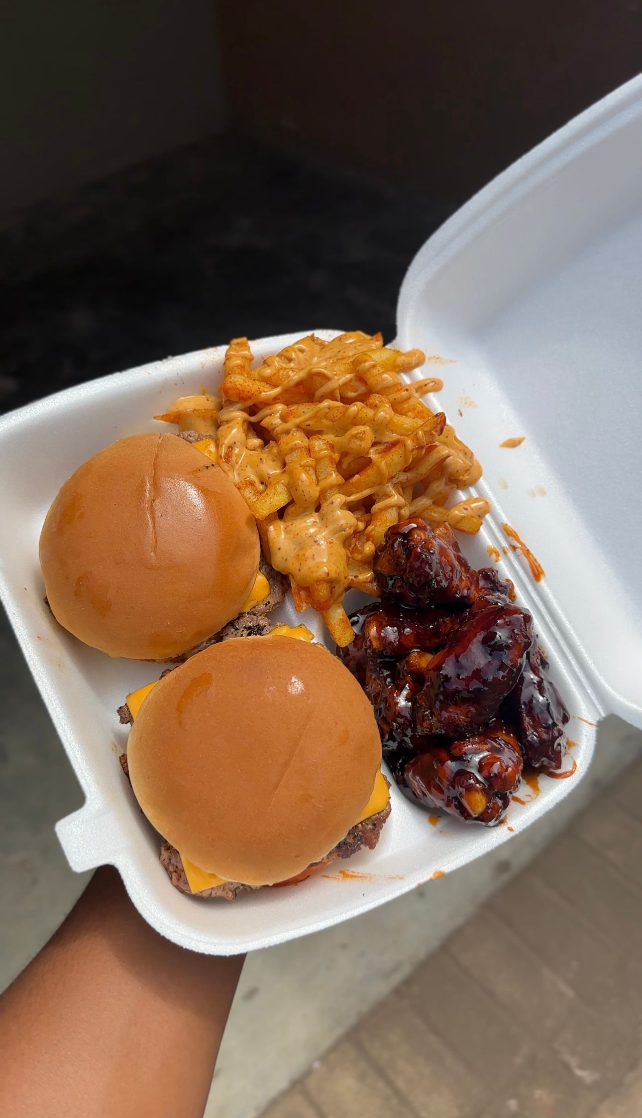 Regular platter + Eight dunked wings_0