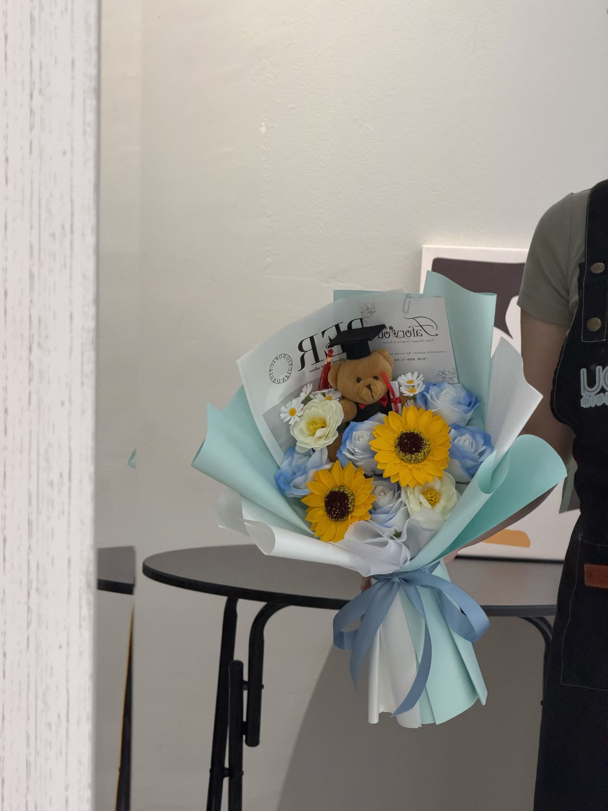 (GB042) Graduation Bear Soap Flower Bouquet  _0