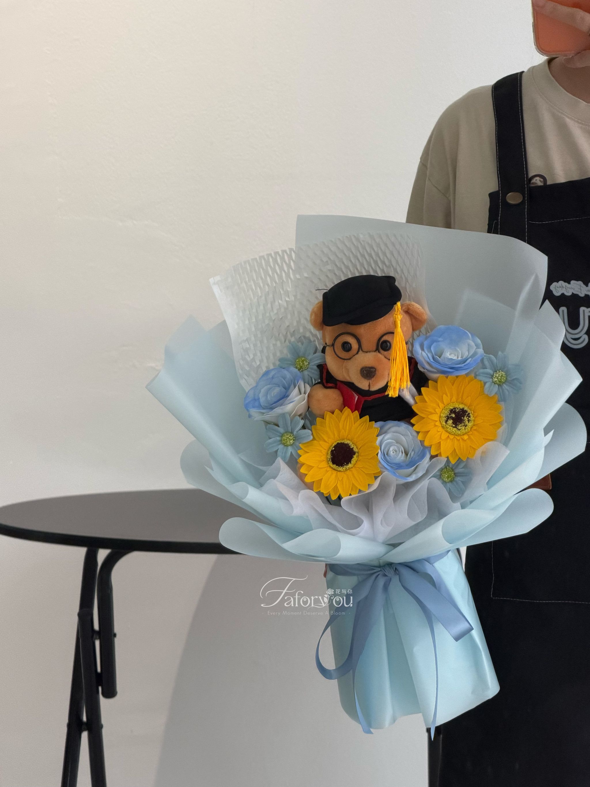 (GB001) Graduation Big Bear Mixed Flower Bouquet_1
