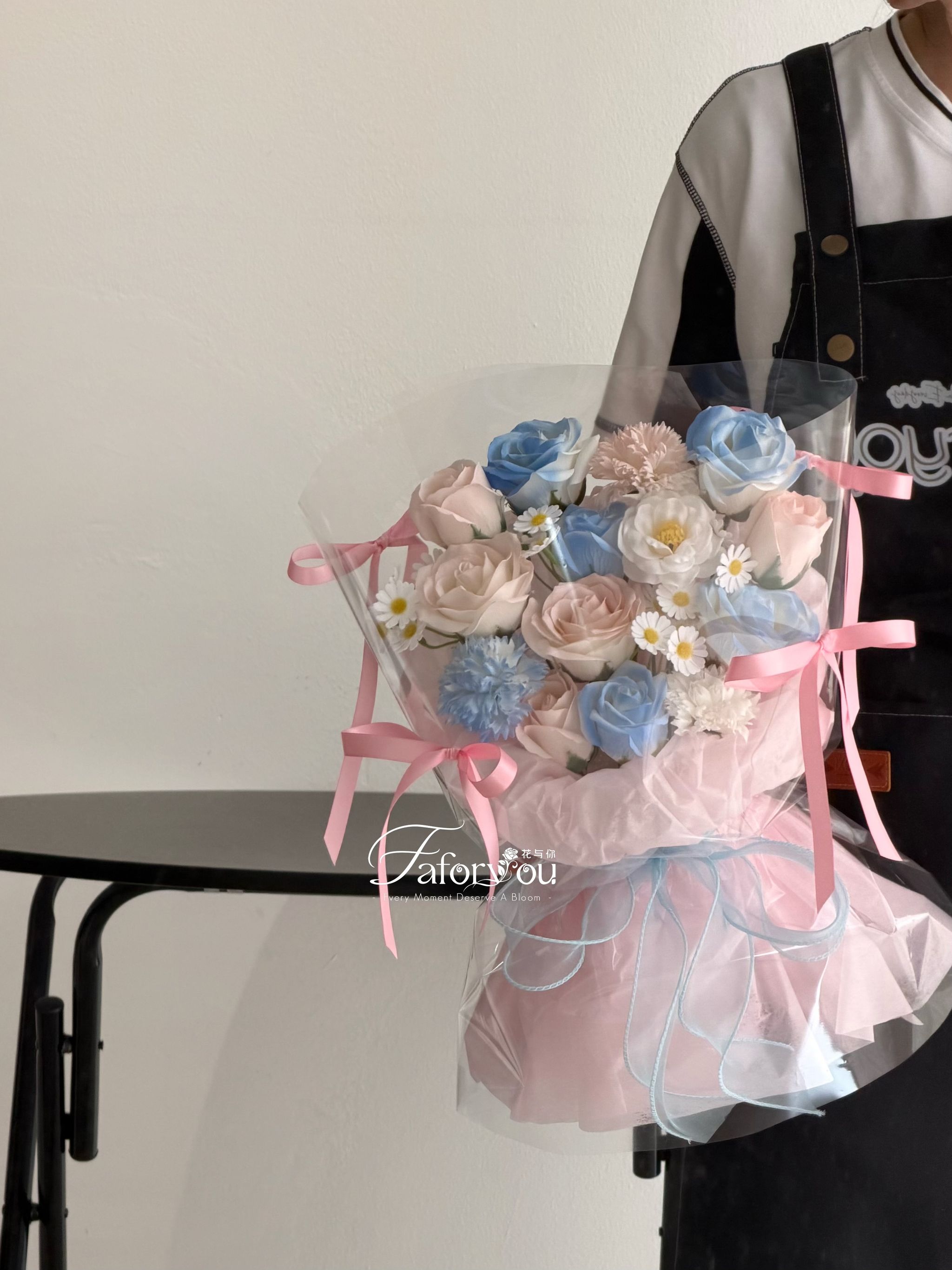 Pink Blue Soap Flower Transparent Bouquet _1