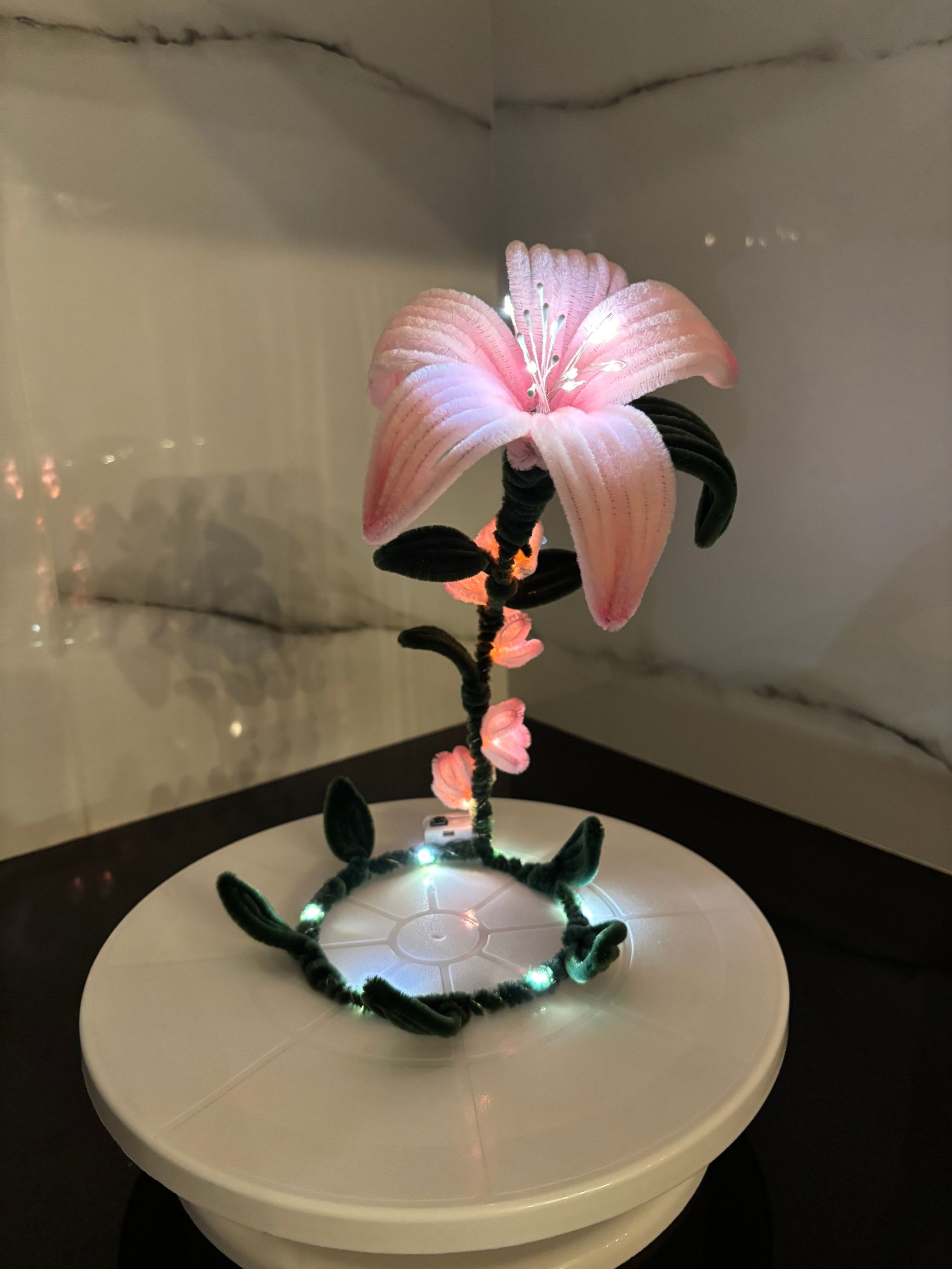 Pink lily lamp_0