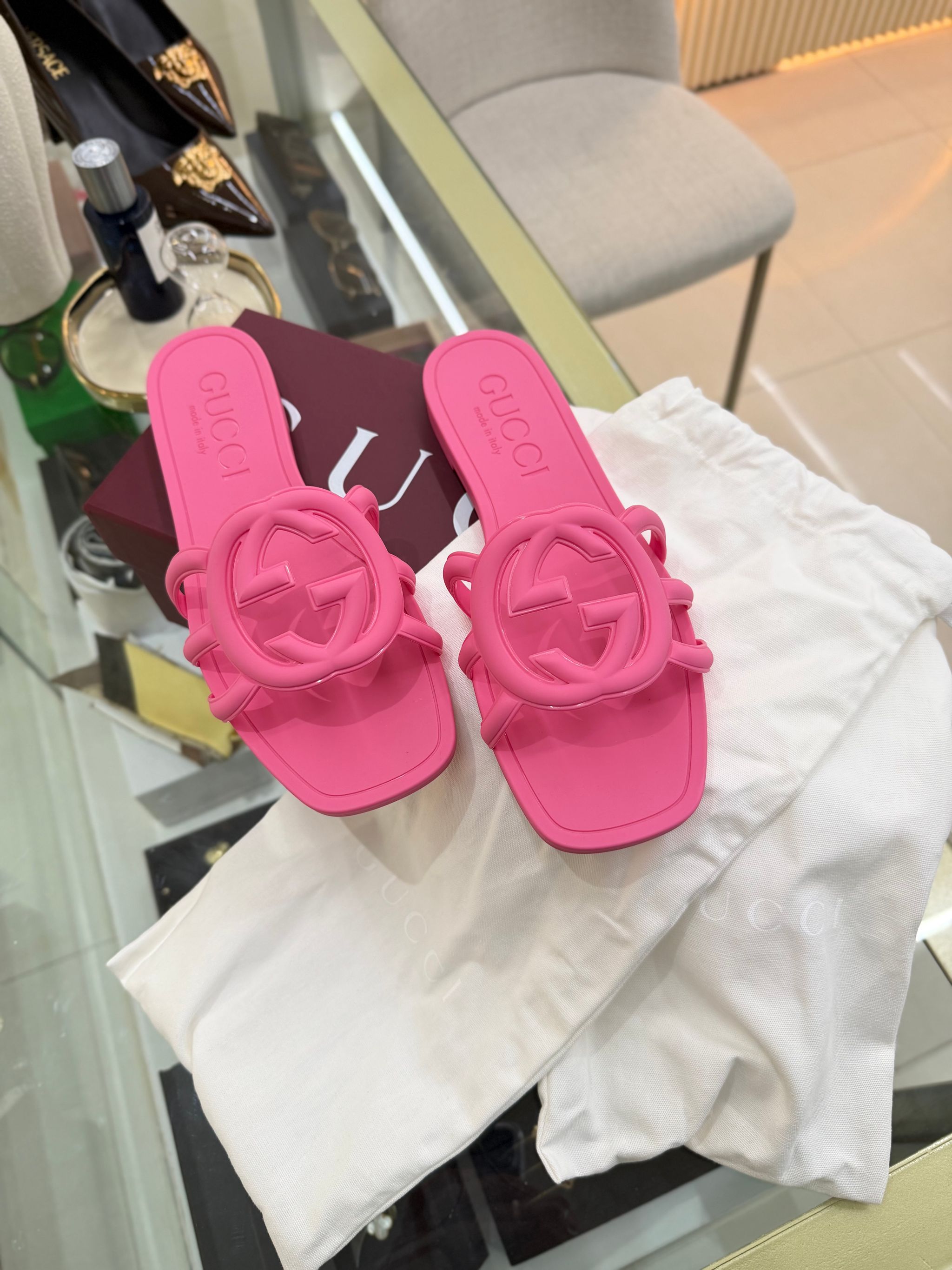 Chinelos Gucci rubber _0