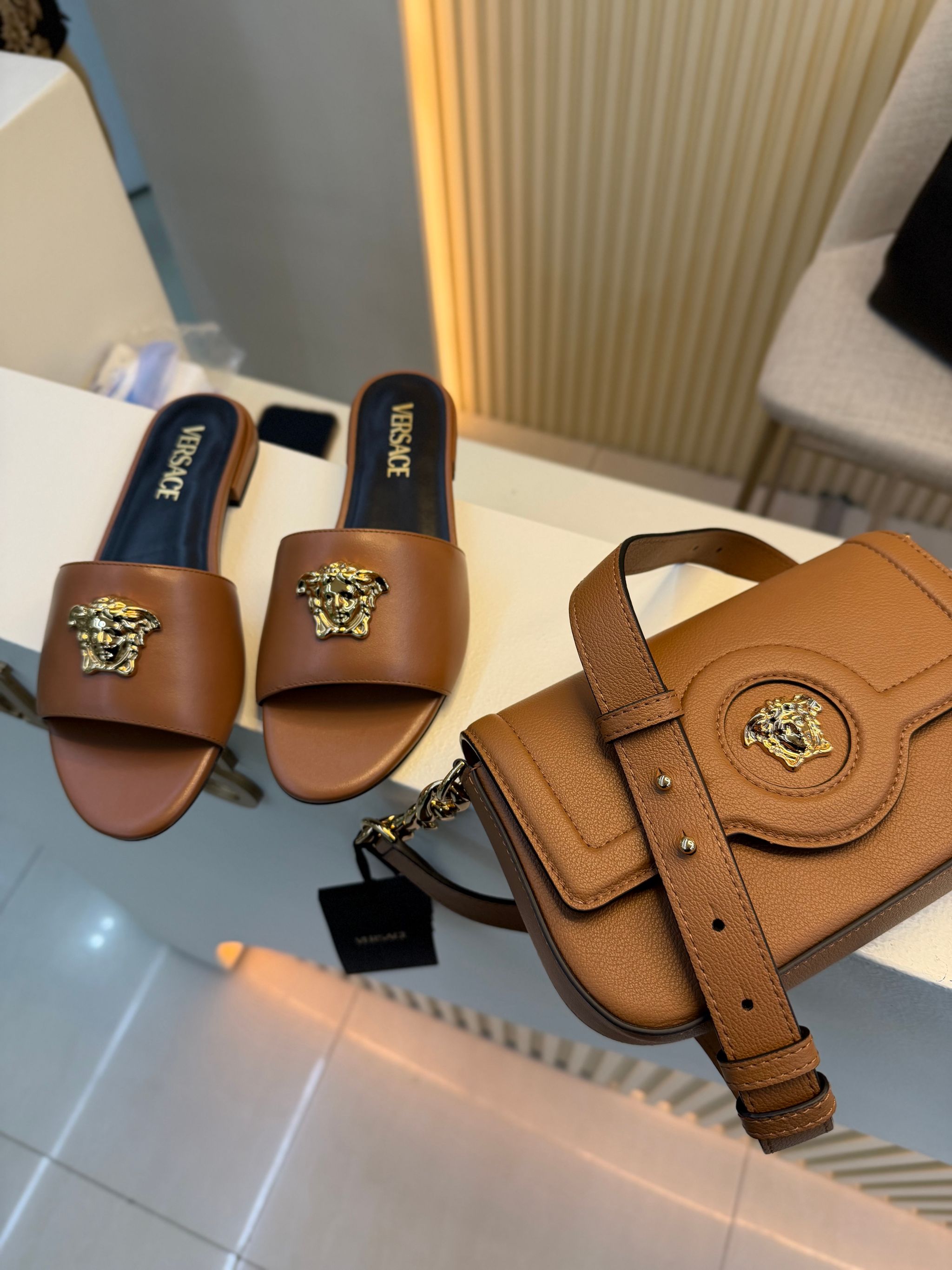 Bolsa média Versace lá medusa _2