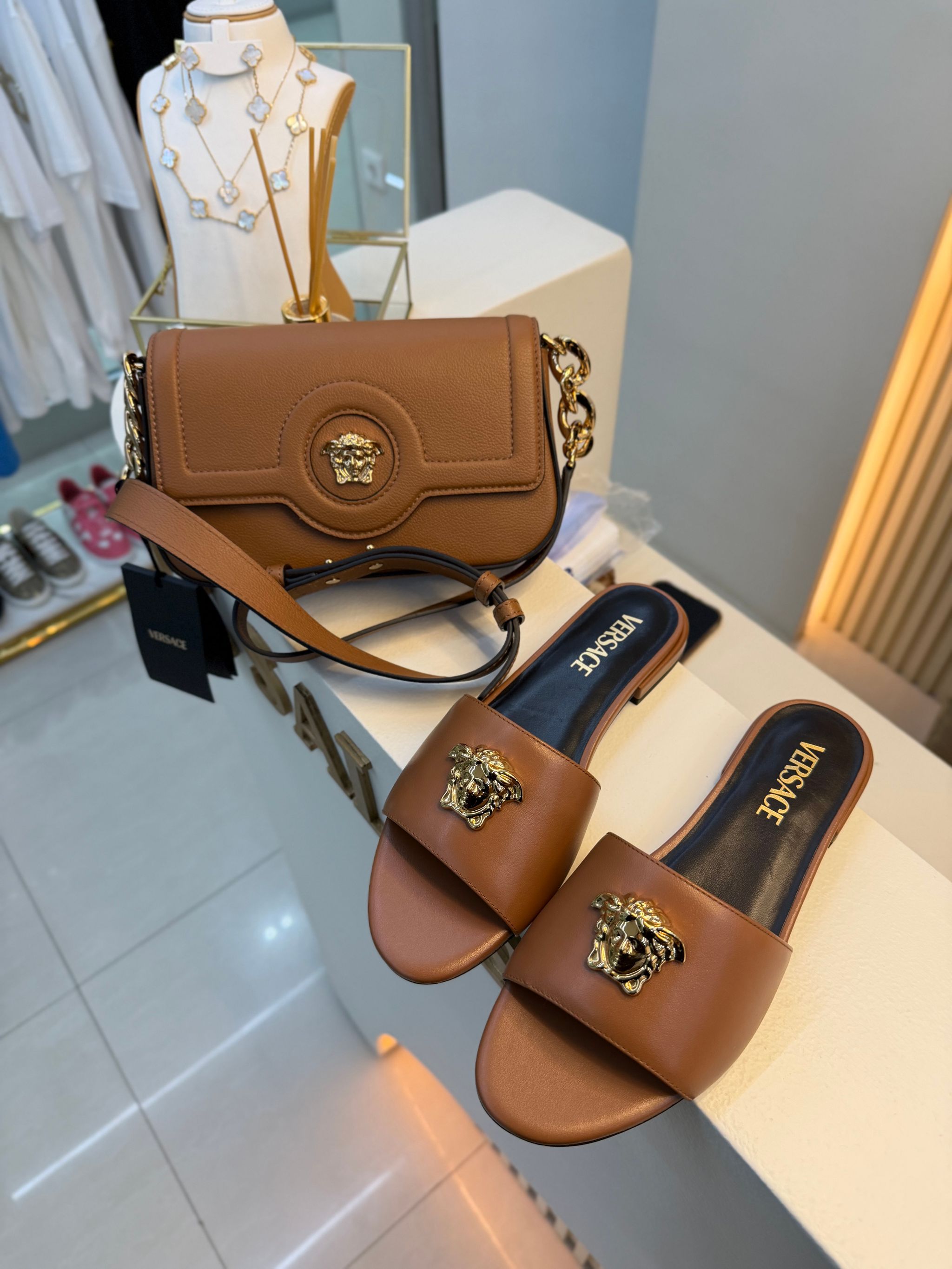 Bolsa média Versace lá medusa _3