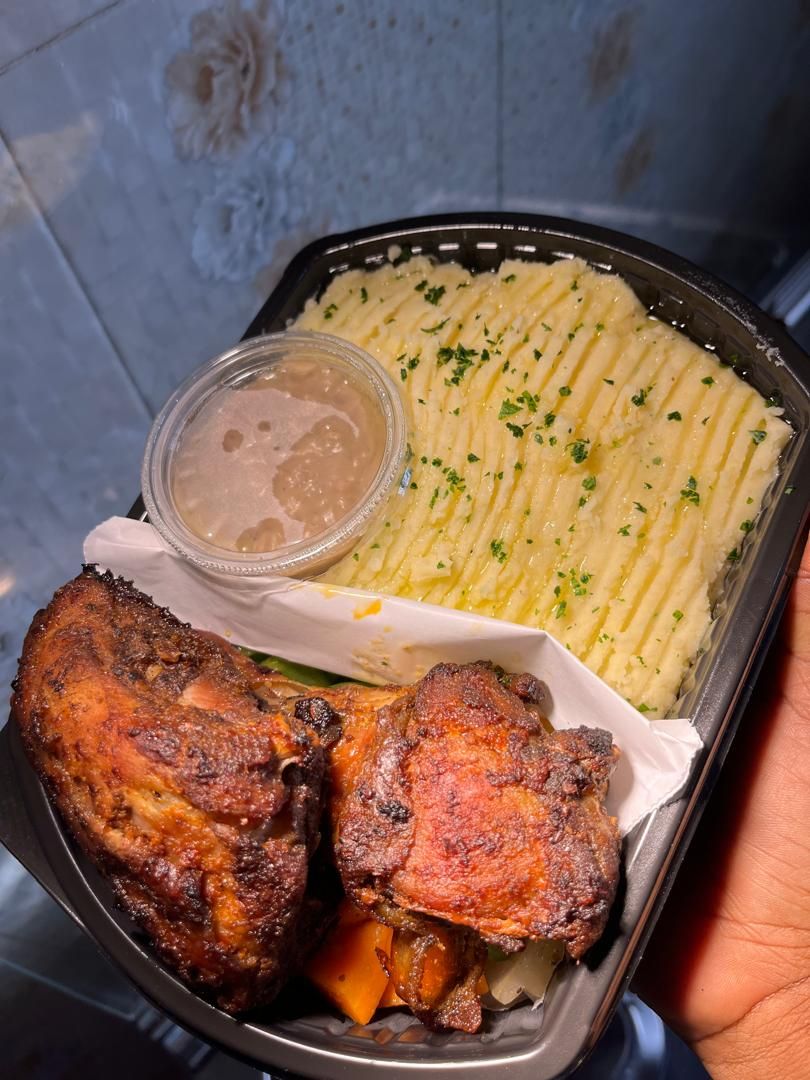 mashed potato with pan seared chicken breast_0