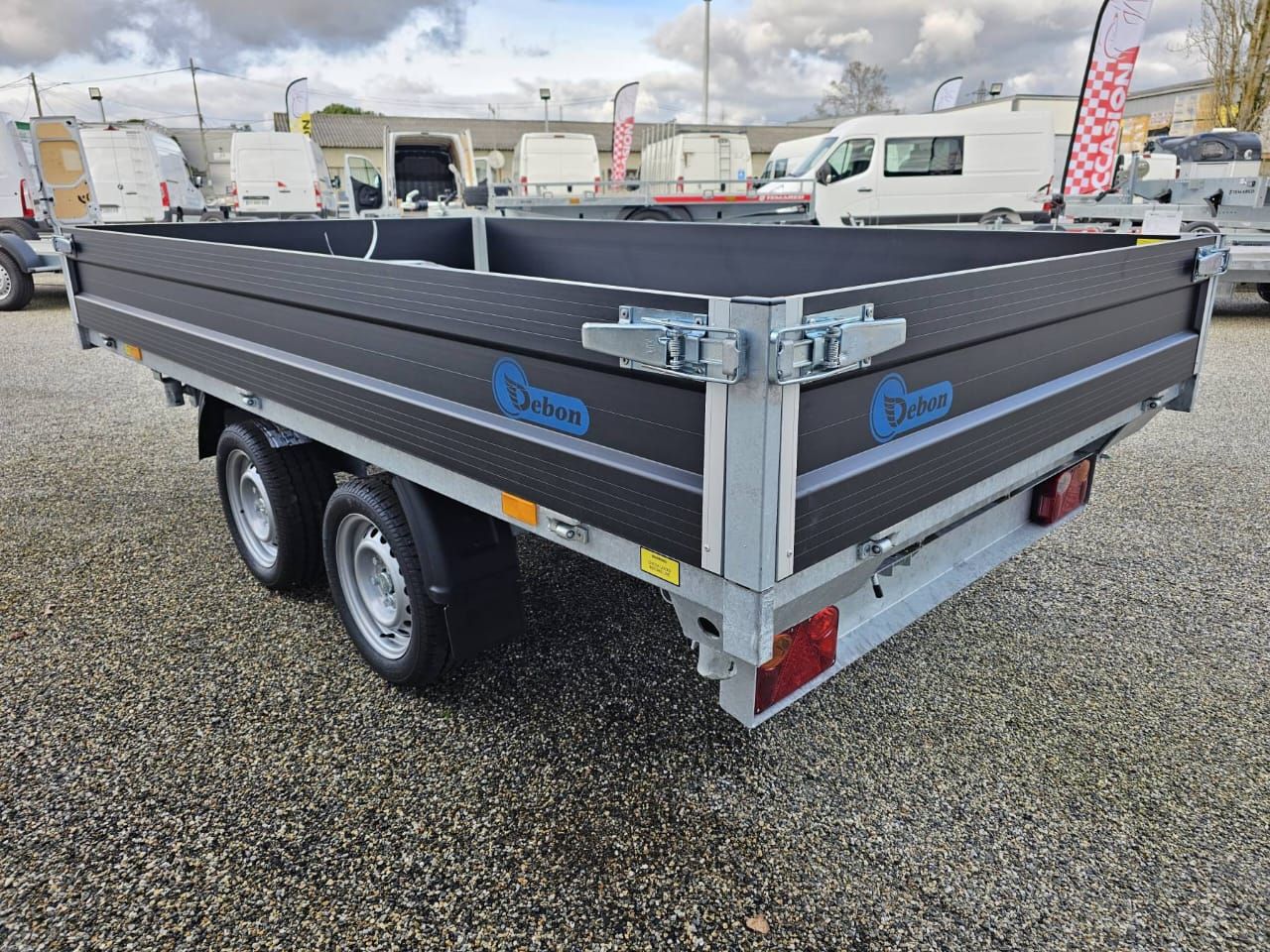 Remolque volquete Debon Tribenne PW3.3 – Bomba eléctrica (Black Edition)_6