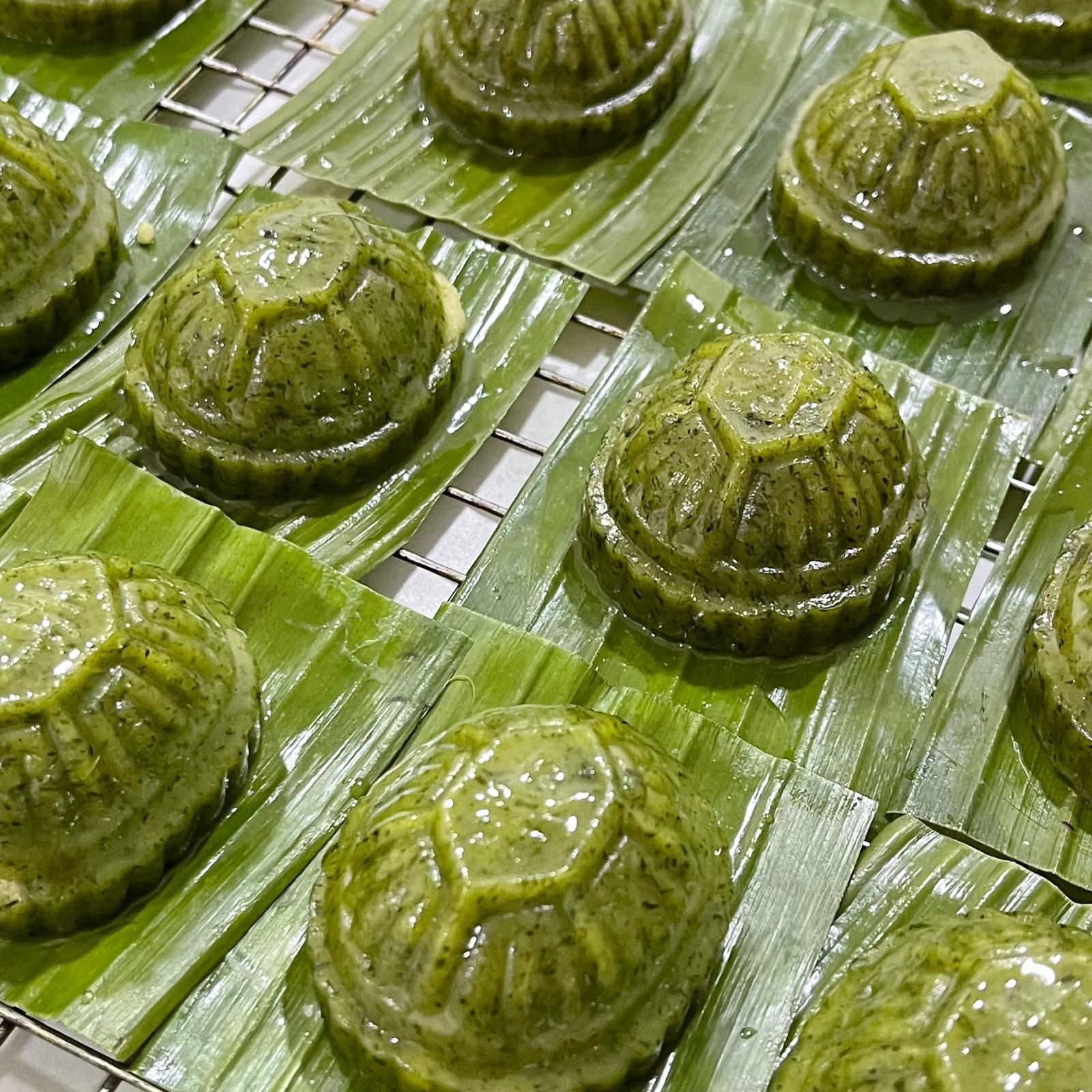 Mugwort Kueh (8pc)_0