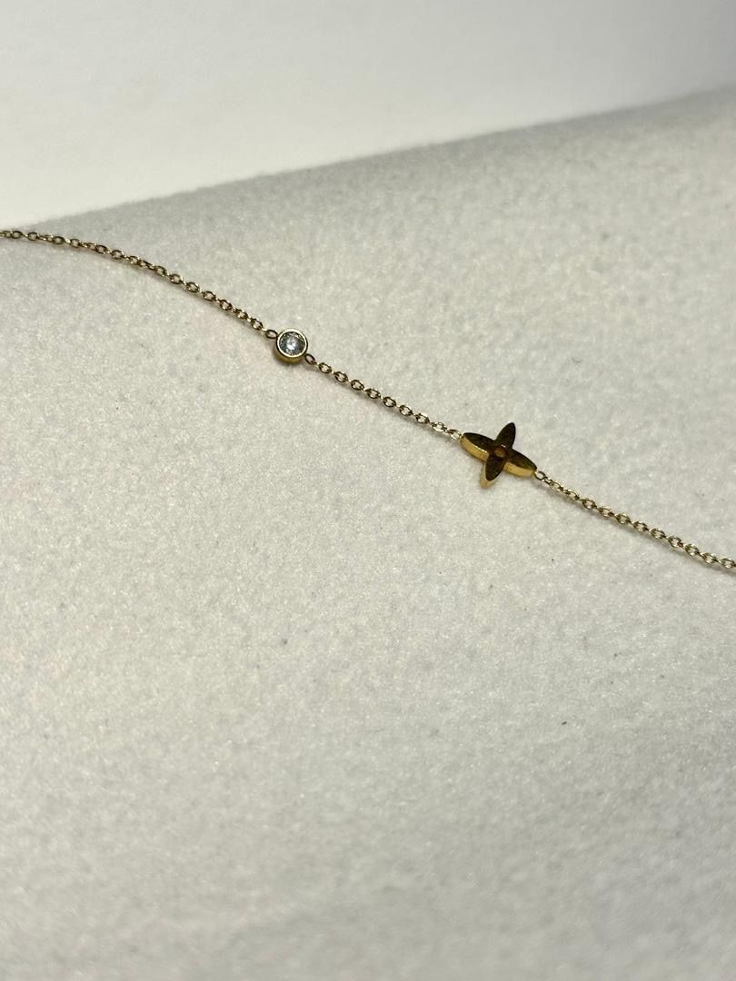 Chaîne au pied Awa _0