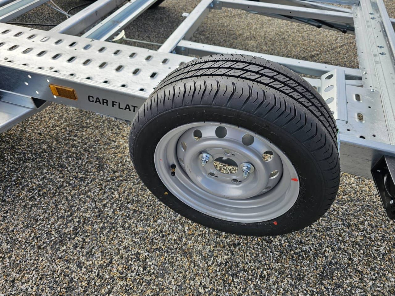 Remolque basculante para transporte de coches – Car Flat 4018 (2 t)_6