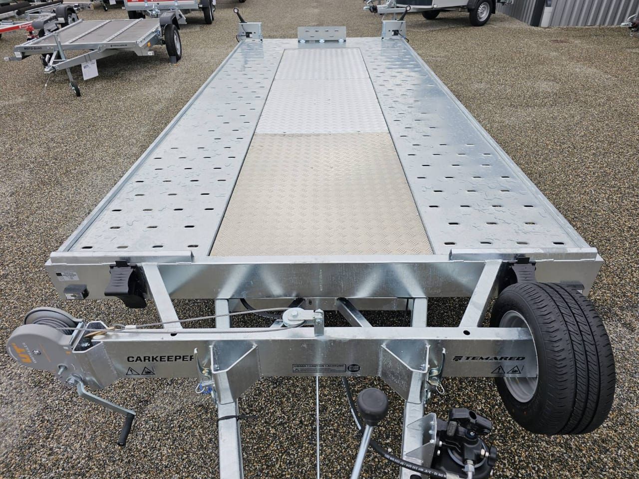 Remolque para transporte de coches Temared Carkeeper 5820/3 – 3 ejes_4