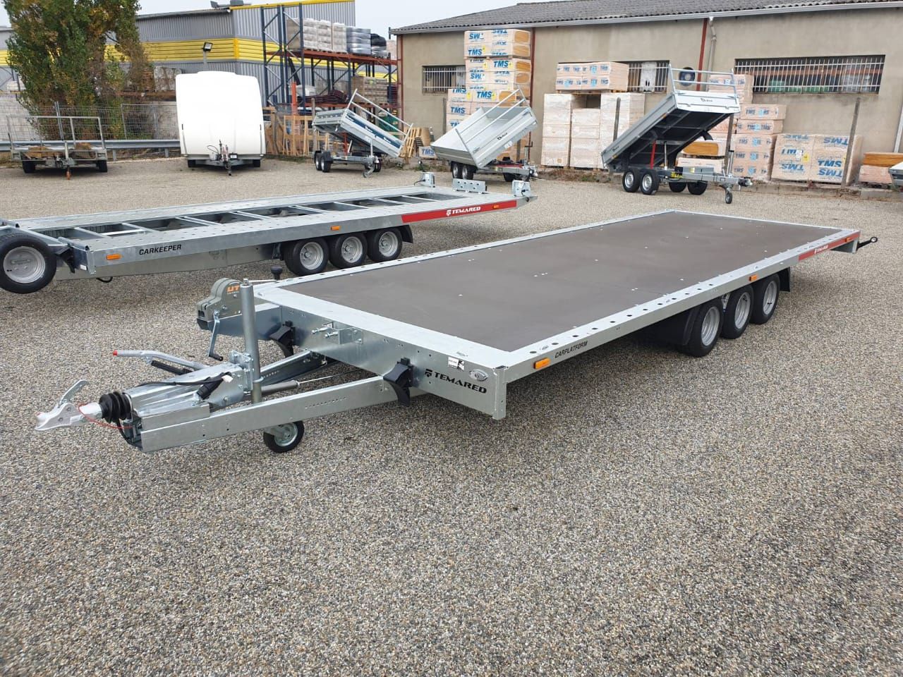 Remolque para transporte de coches Temared Carplatform 6021S/3 – 3 ejes_4