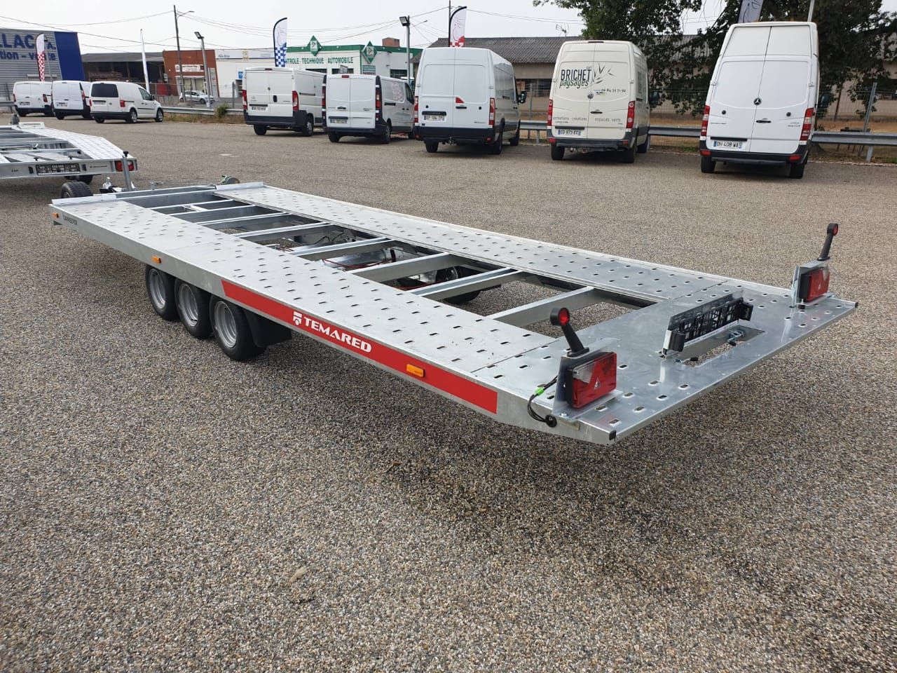 Remolque para transporte de coches Temared Carkeeper New 5820 – 3 ejes, plataforma basculante_6