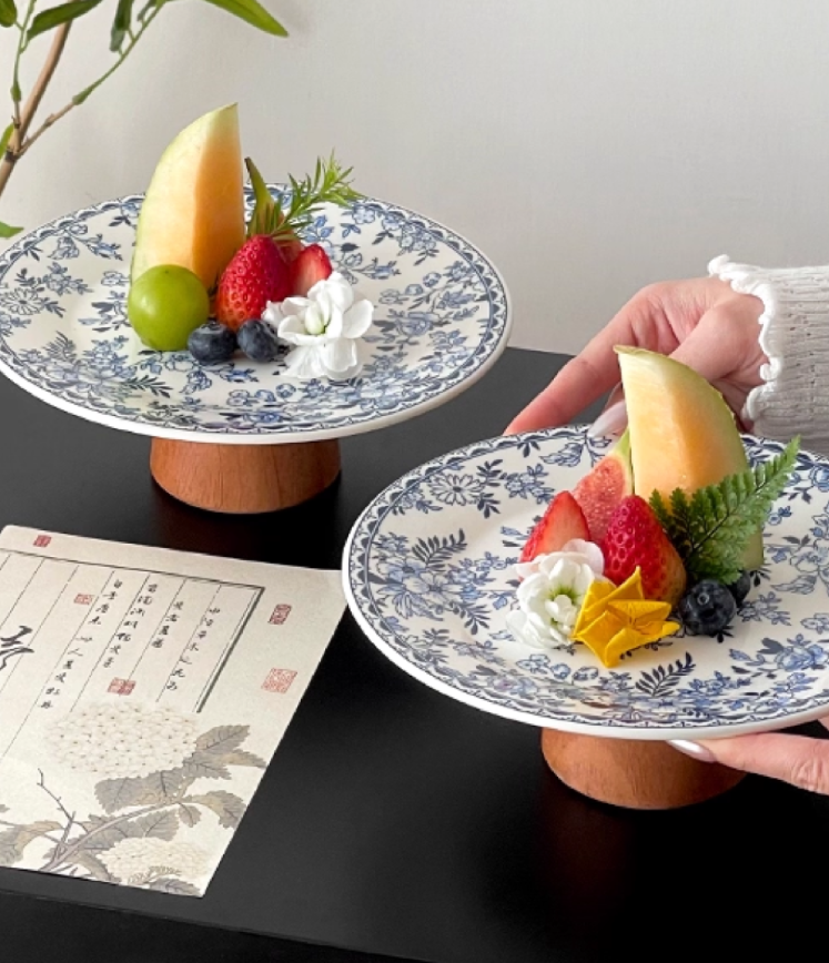 10400060 - VINTAGE BLUE FLORAL PLATE_0