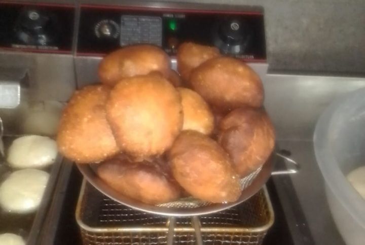 Magwinya <<< Motswasele >>>_0