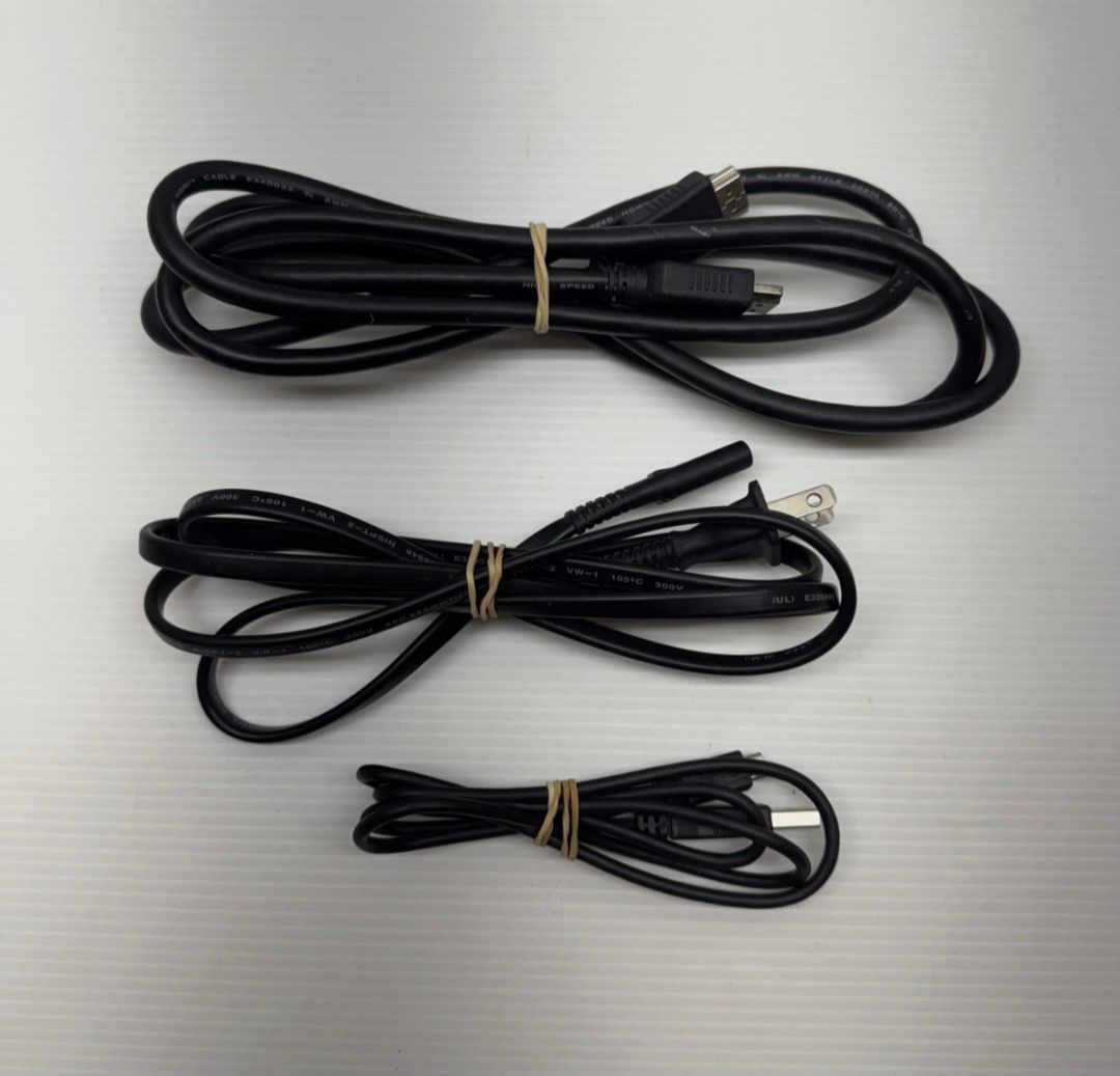 Playstation 4 Slim_4