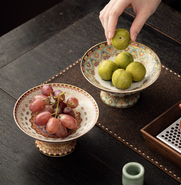 10400067 -  VINTAGE HIGH FOOTED FRUIT PLATE_0