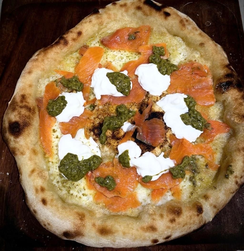 פיצה סלמון וסטראצ'אטלה_0