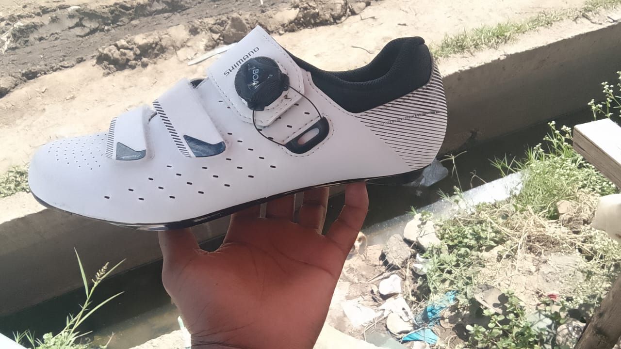 Shimano RP4 Road Cycling Shoes – White (Size 43)_1