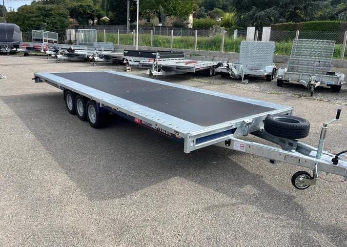 Remolque de plataforma BJT Connect – 3 ejes (3,5 t)_1