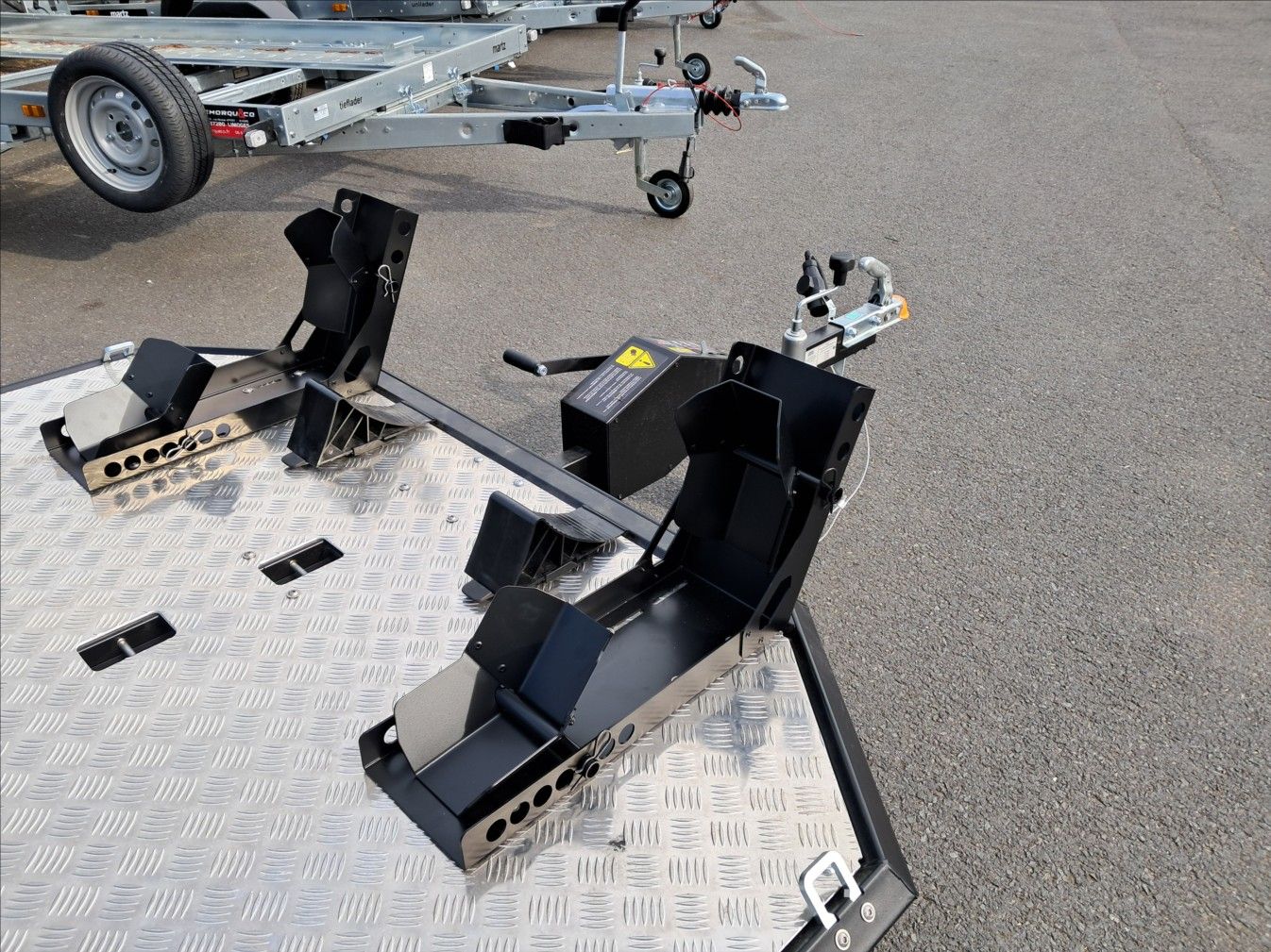 Remolque para motos de 2 plazas – Abatible y plegable (MT 2 Lorries)_3