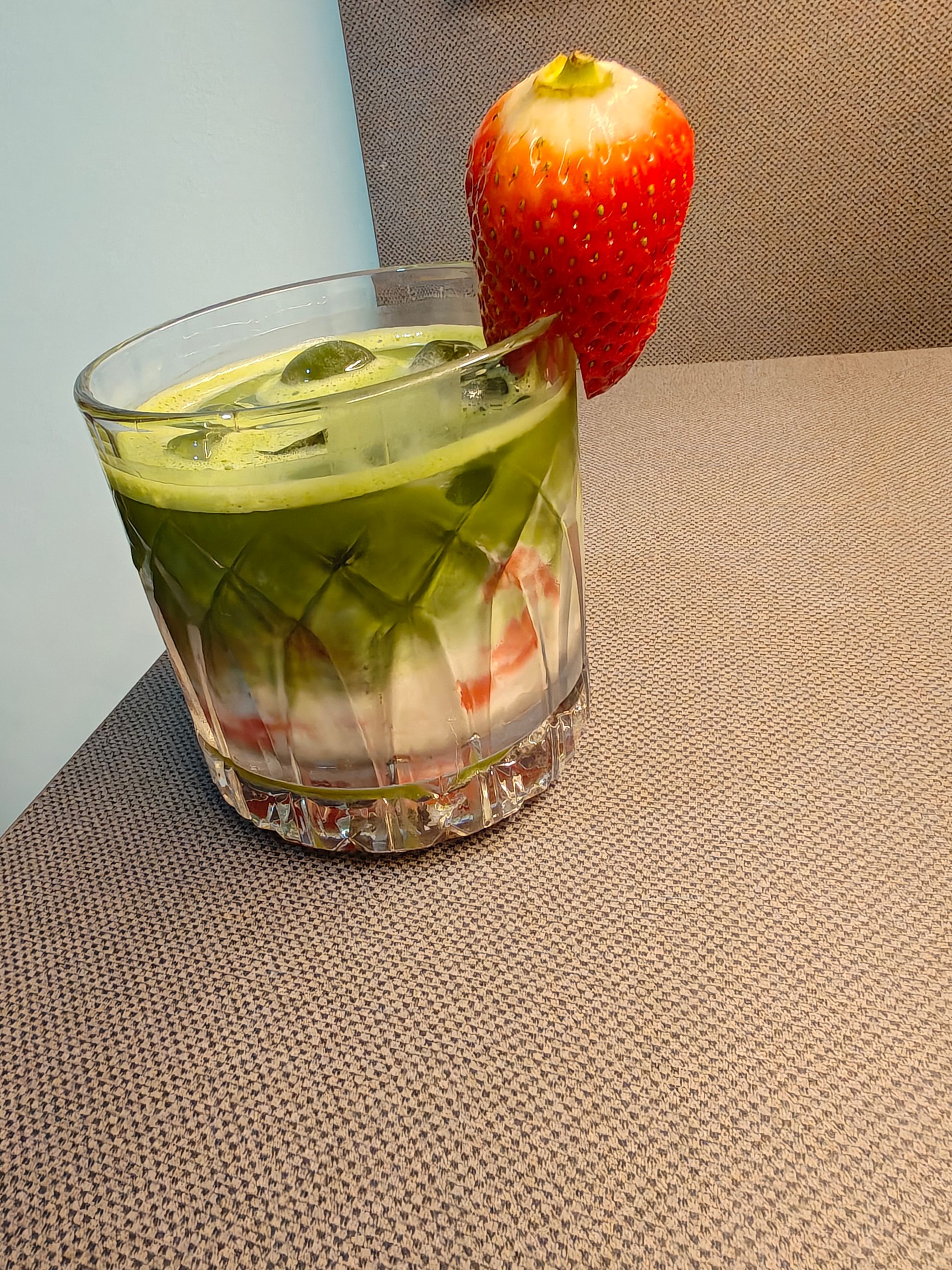 Matcha strawberry latte_0