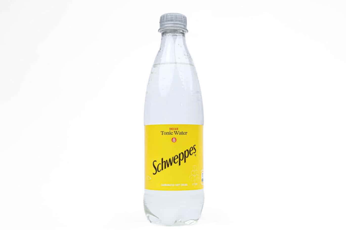 Schweppes indian tonic water 500ml_0