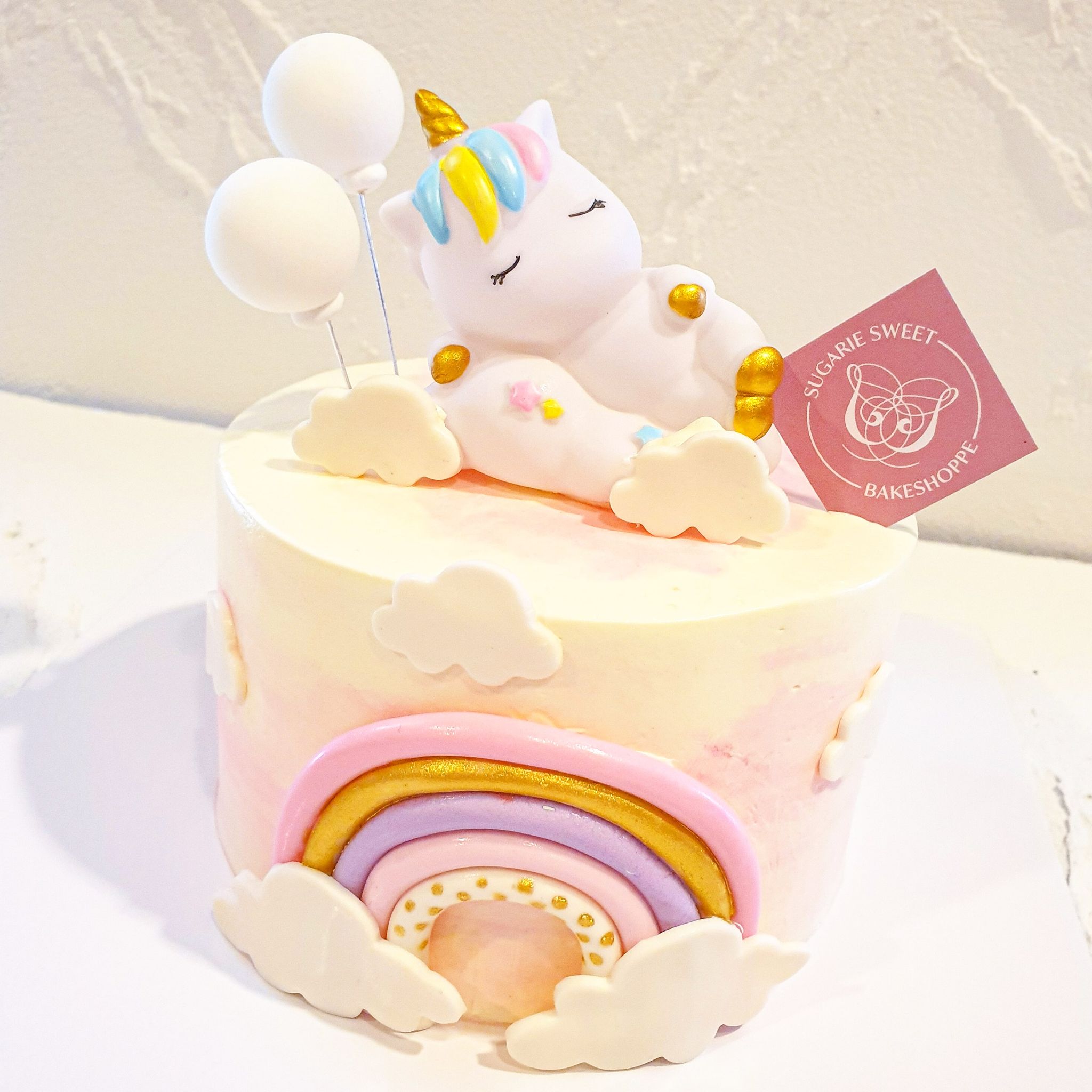 Adorable Sleeping Unicorn Cake_0