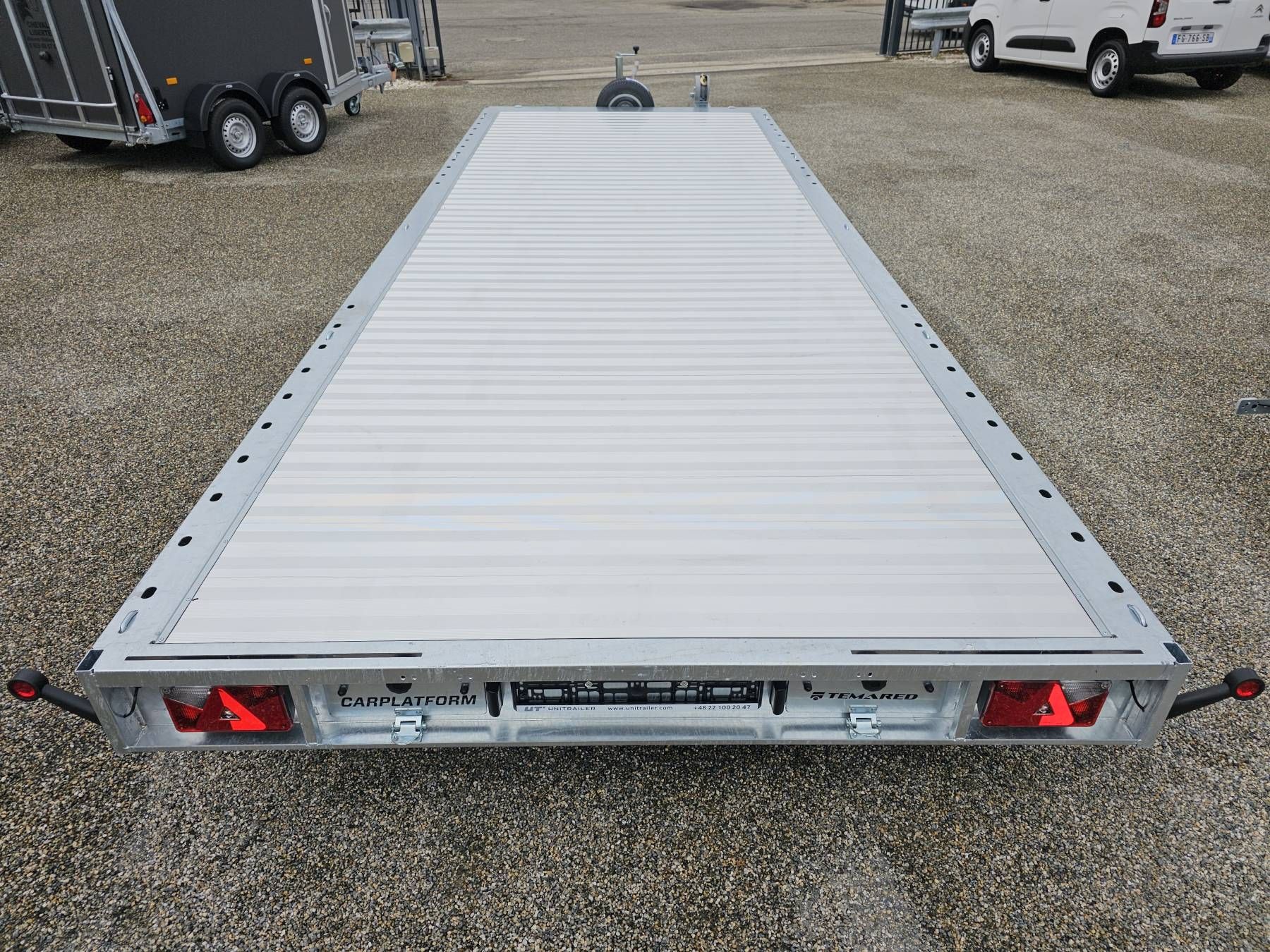 Remolque portacoches Temared Carplatform 6021/2 S – 3,5 t (3 ejes)_1