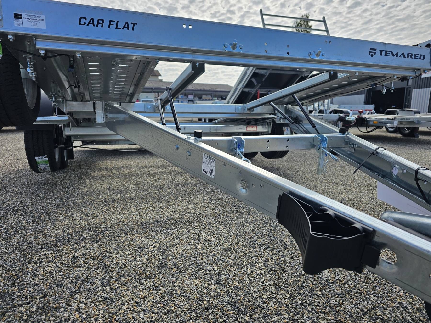 Remolque basculante para transportar coches Temared Car Flat 4018 – 2 t_3