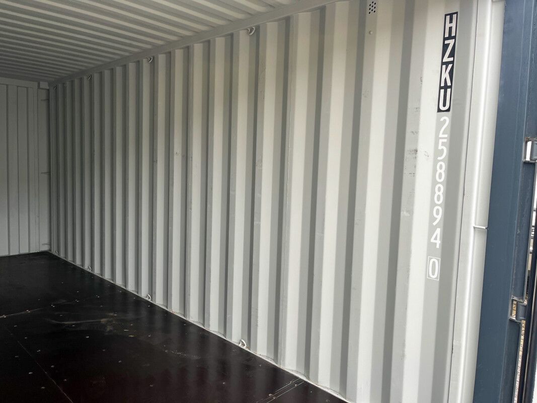 Contenedor de 20 pies en color antracita con puerta de acero_7