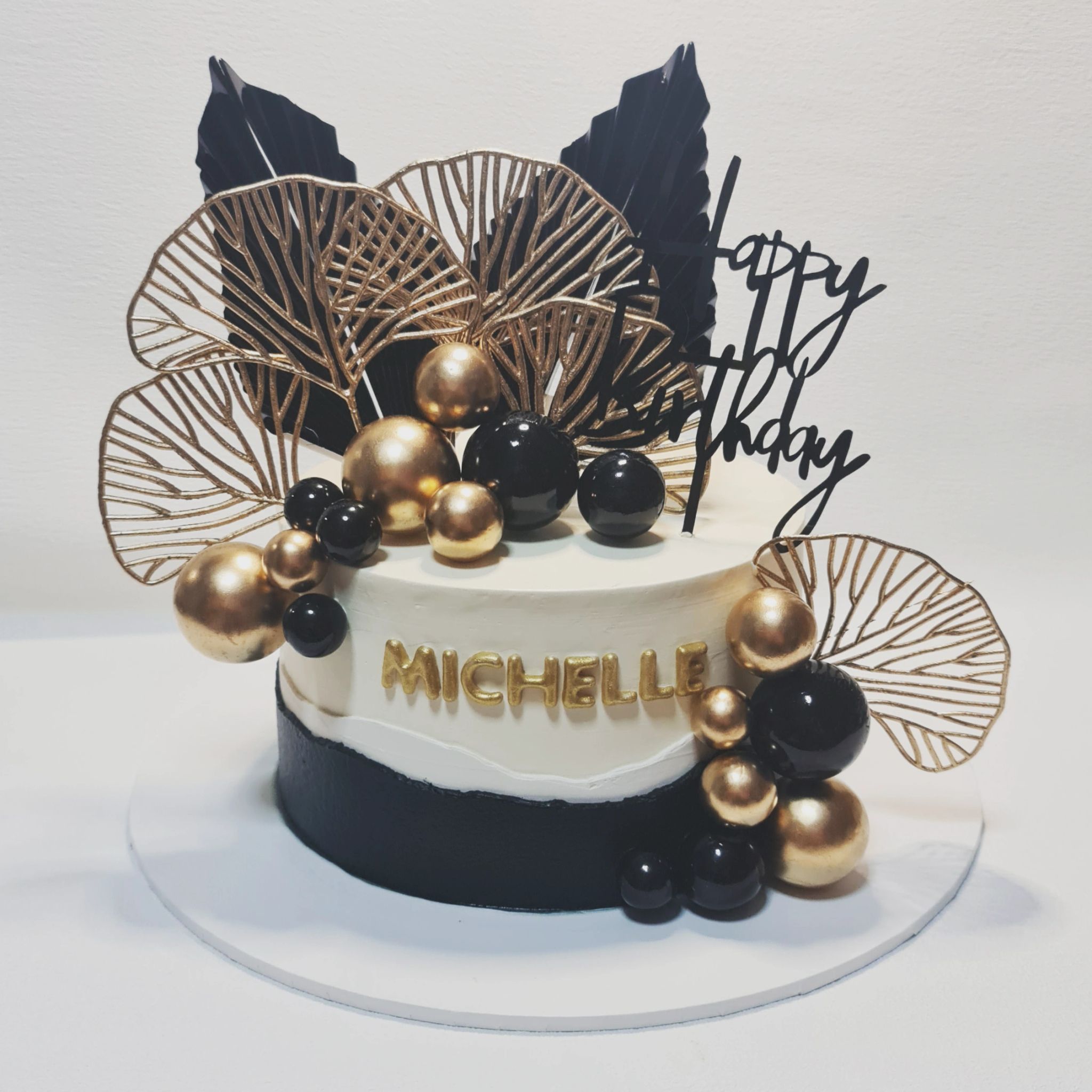 Midnight Gold Noir Cake_0