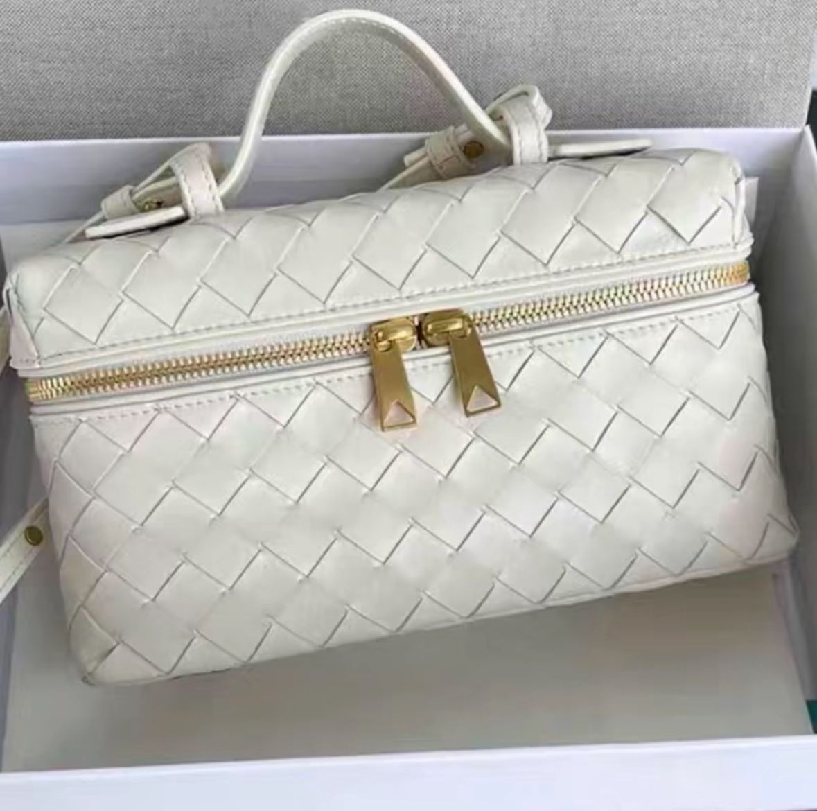 7012 - Woven Vanity Bag _6