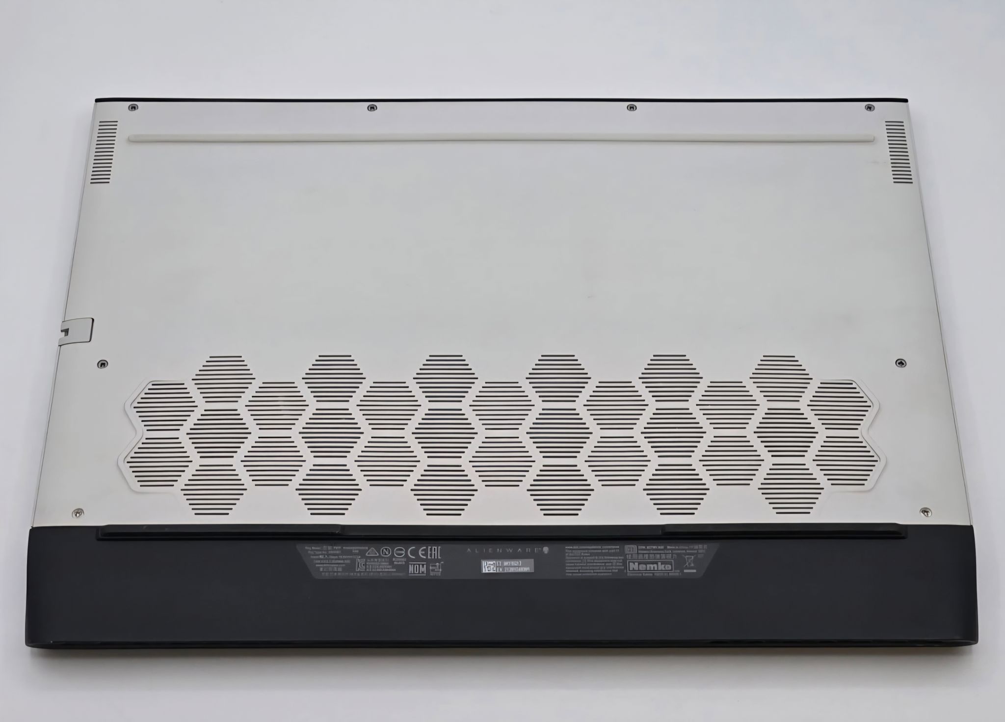 Dell Alienware M15 R2_4